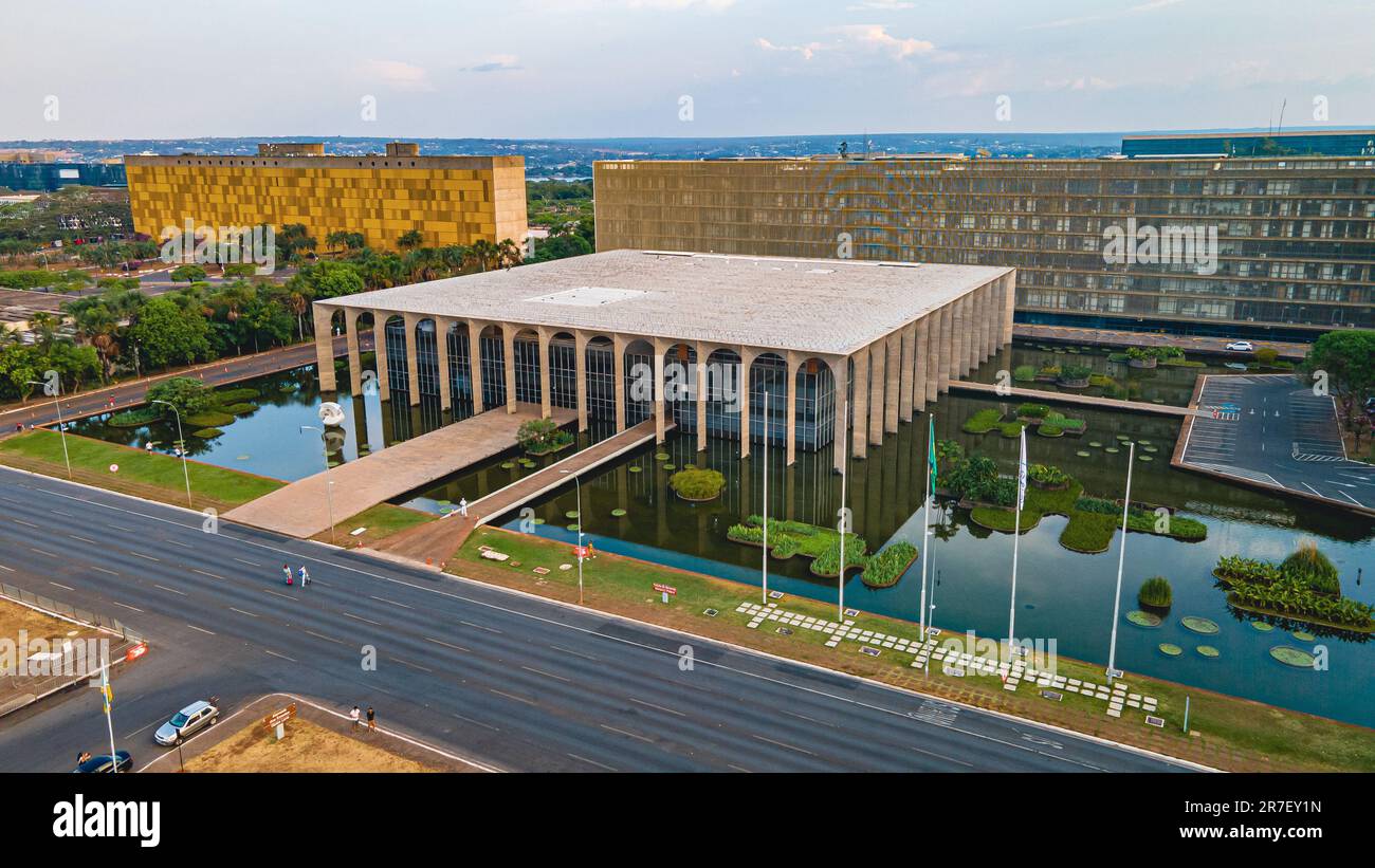 Der Itamaraty-Palast, auch bekannt als Palácio dos Arcos, ist der Sitz des brasilianischen Außenministeriums in Brasília. Stockfoto