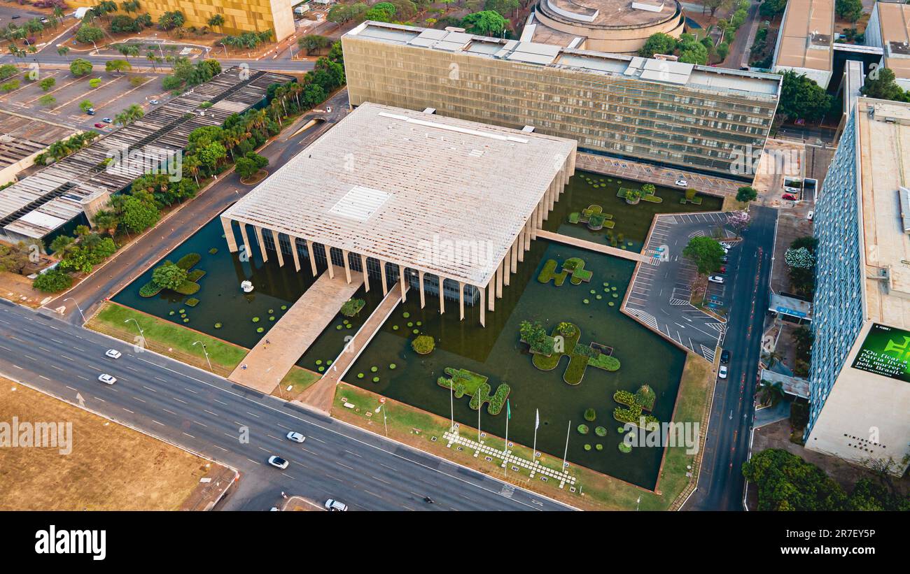 Der Itamaraty-Palast, auch bekannt als Palácio dos Arcos, ist der Sitz des brasilianischen Außenministeriums in Brasília. Stockfoto