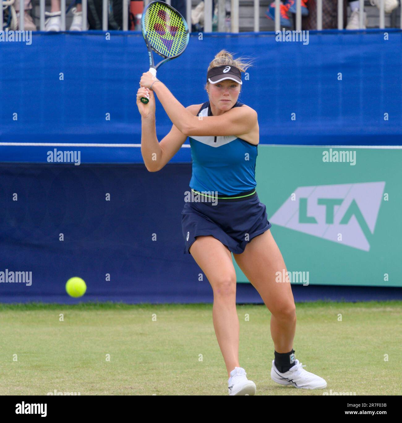 Olivia Gadecki (AUS) spielt in der ersten Runde bei der Surbiton Trophy, London, 6. Juni 2023. Stockfoto