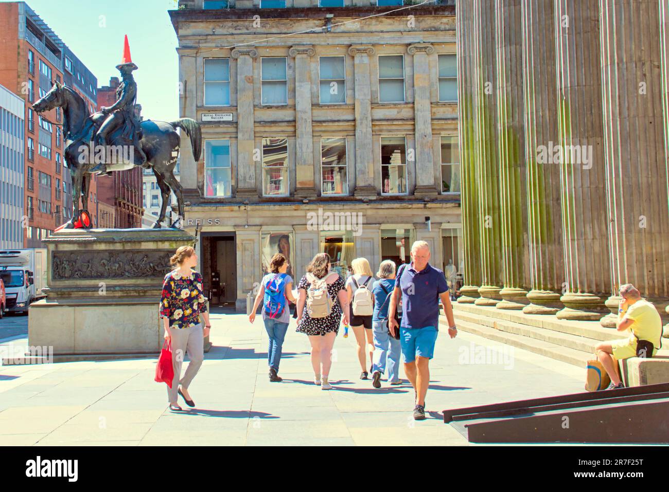 Glasgow, Schottland, Vereinigtes Königreich, 15. Juni 2023. CUT & RUN Banksy Ausstellung im Cone Head goma das Museum für moderne Kunst begann mit der Medienaufführung, als der Sicherheitsakt die Stadt auf den weltweiten Medienzirkus vorbereitete. Credit Gerard Ferry/Alamy Live News Stockfoto