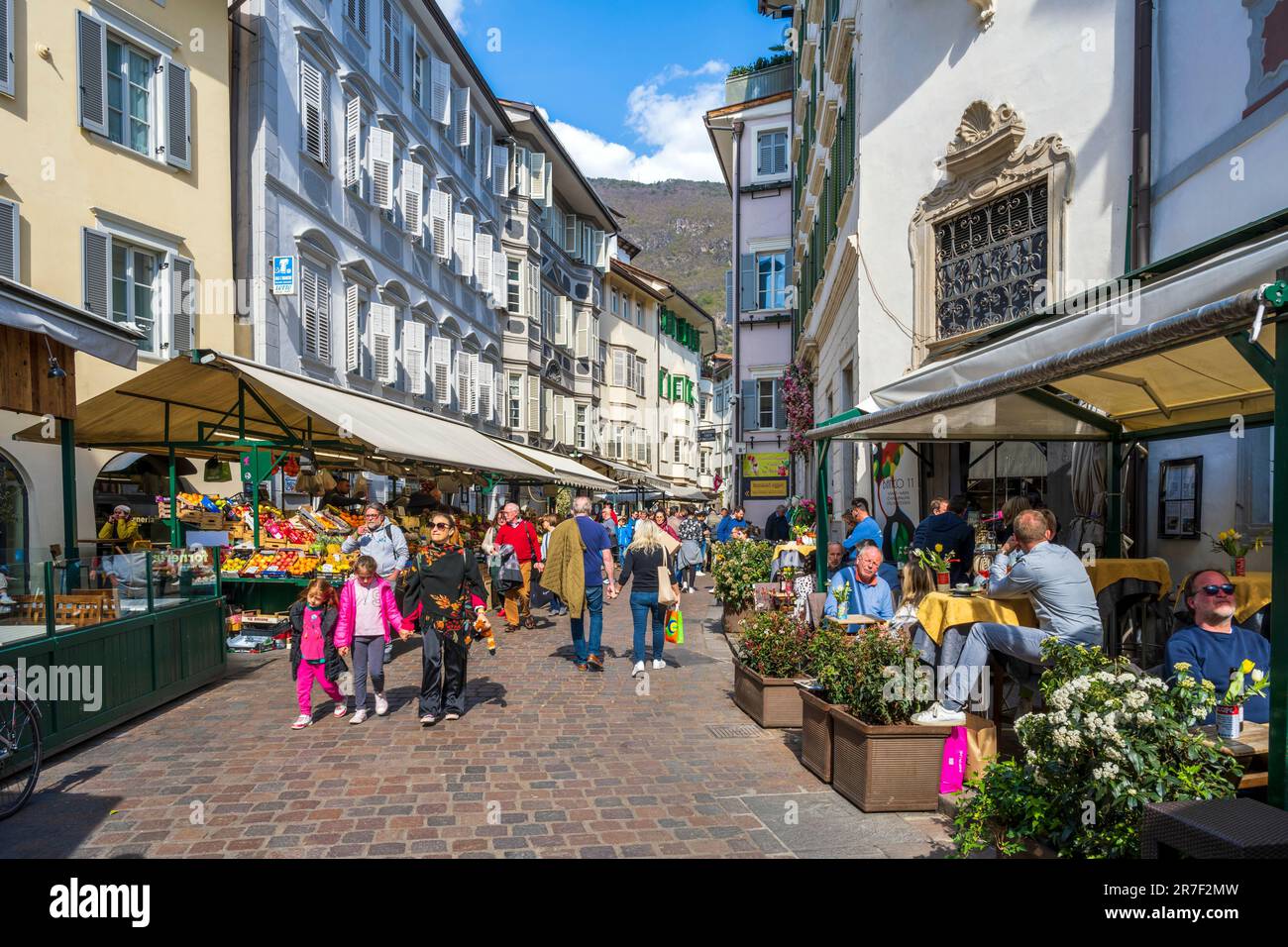 Piazza delle Erbe (Obstplatz), Bozen, Trentino-Alto Adige/Sudtirol, Italien Stockfoto