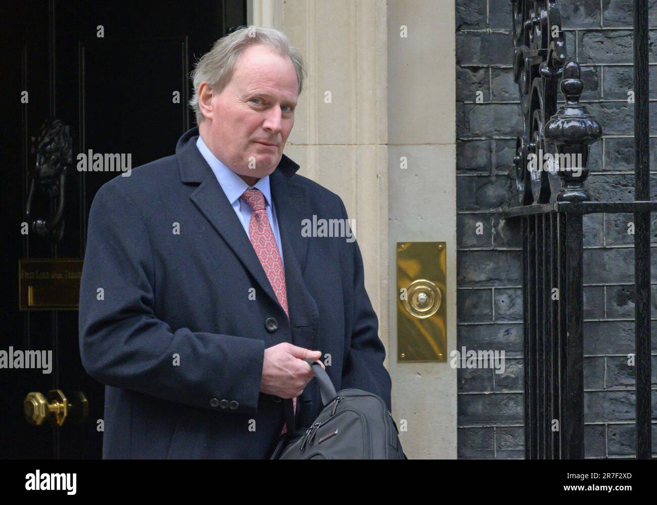 Professor Peter Johnson CBE - Professor für Medizinische Onkologie / Direktor des Southampton Cancer Research UK Centre - verlässt 10 Downing Street, Febru Stockfoto