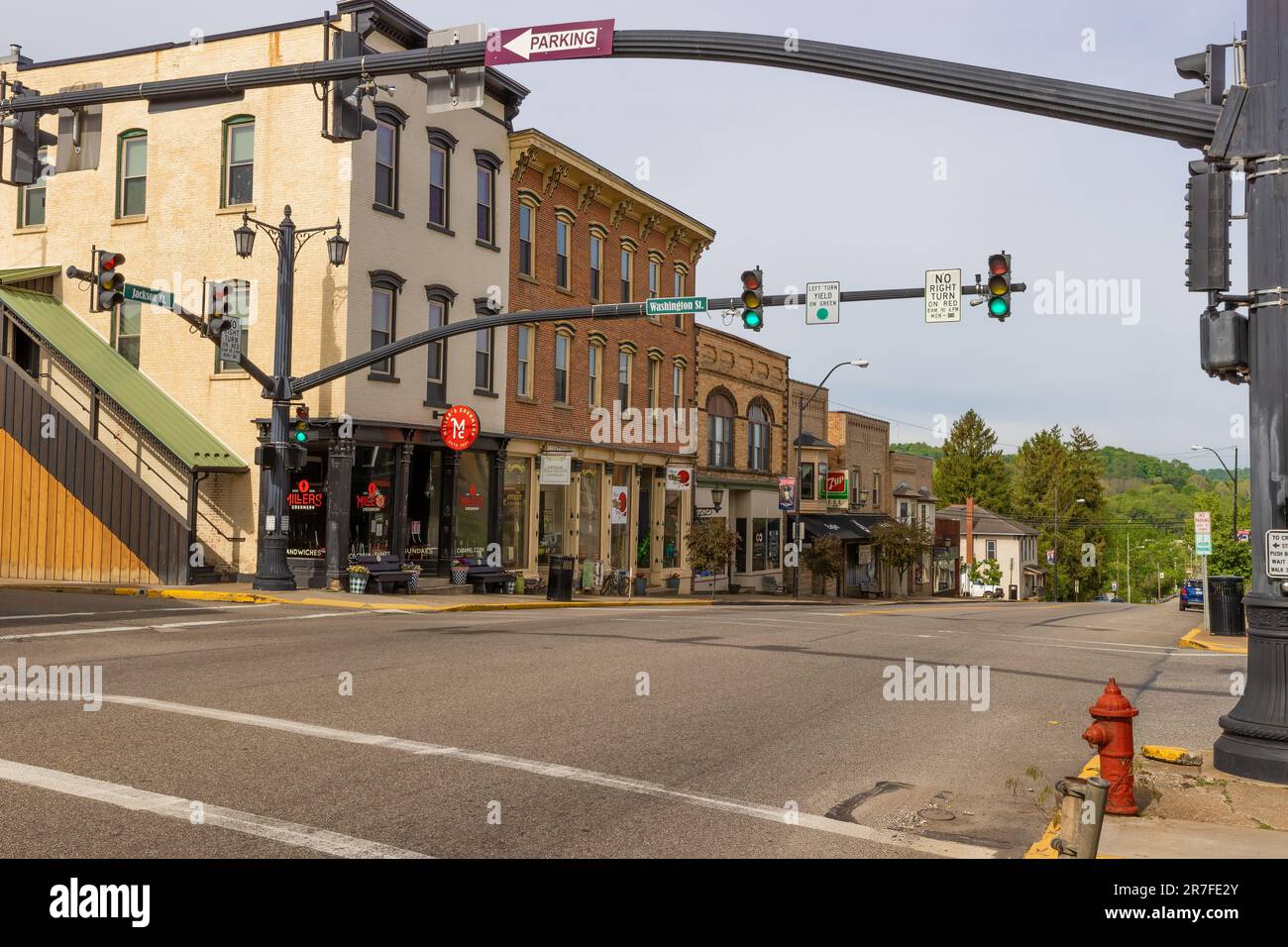 Millersburg, Ohio, USA - 16. Mai. 2023: Sehenswürdigkeiten im Stadtteil des historischen Millersburg. Stockfoto