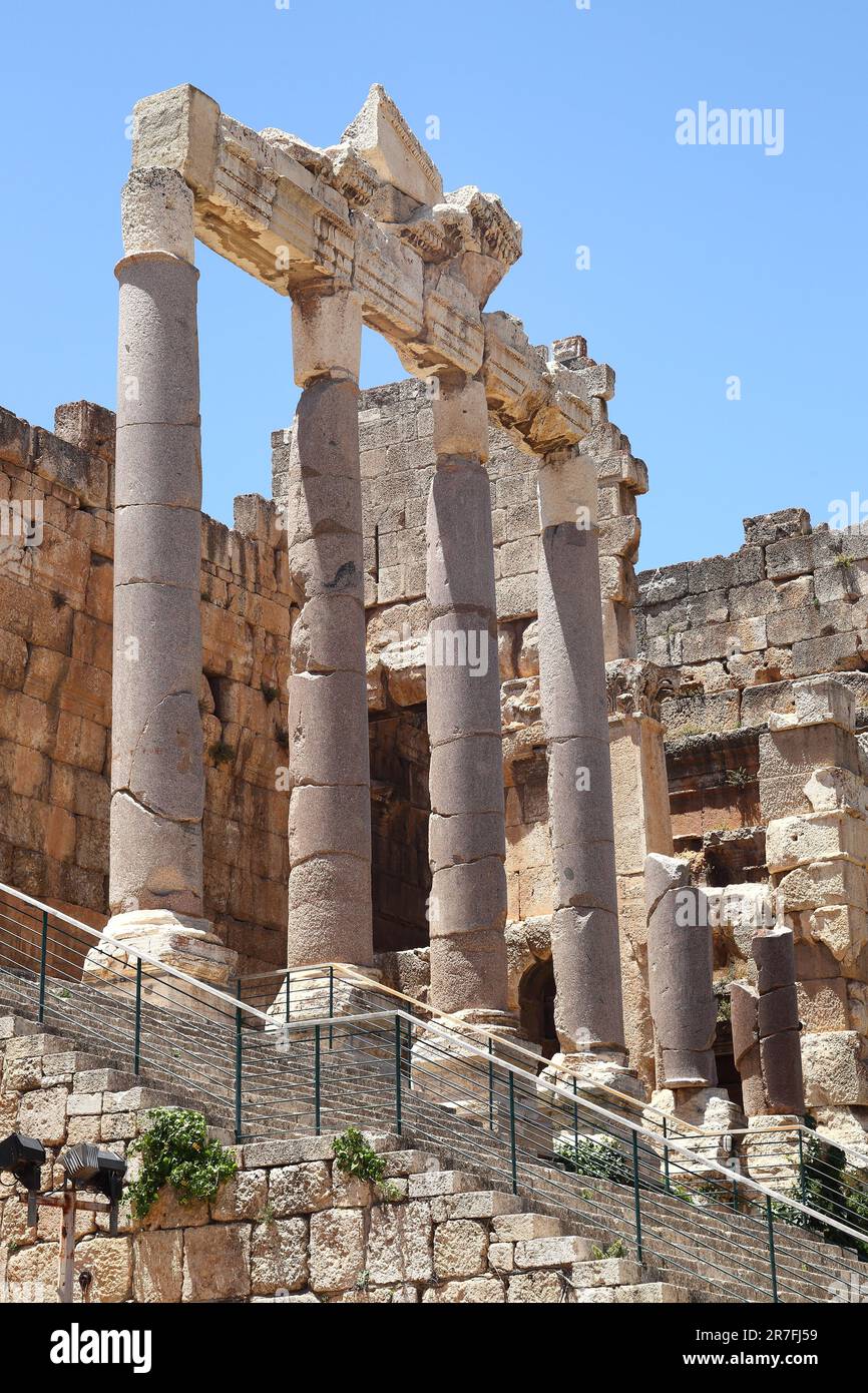 Die antiken römischen Ruinen von Baalbek, Libanon - die große Eingangstreppe zum Komplex. Stockfoto