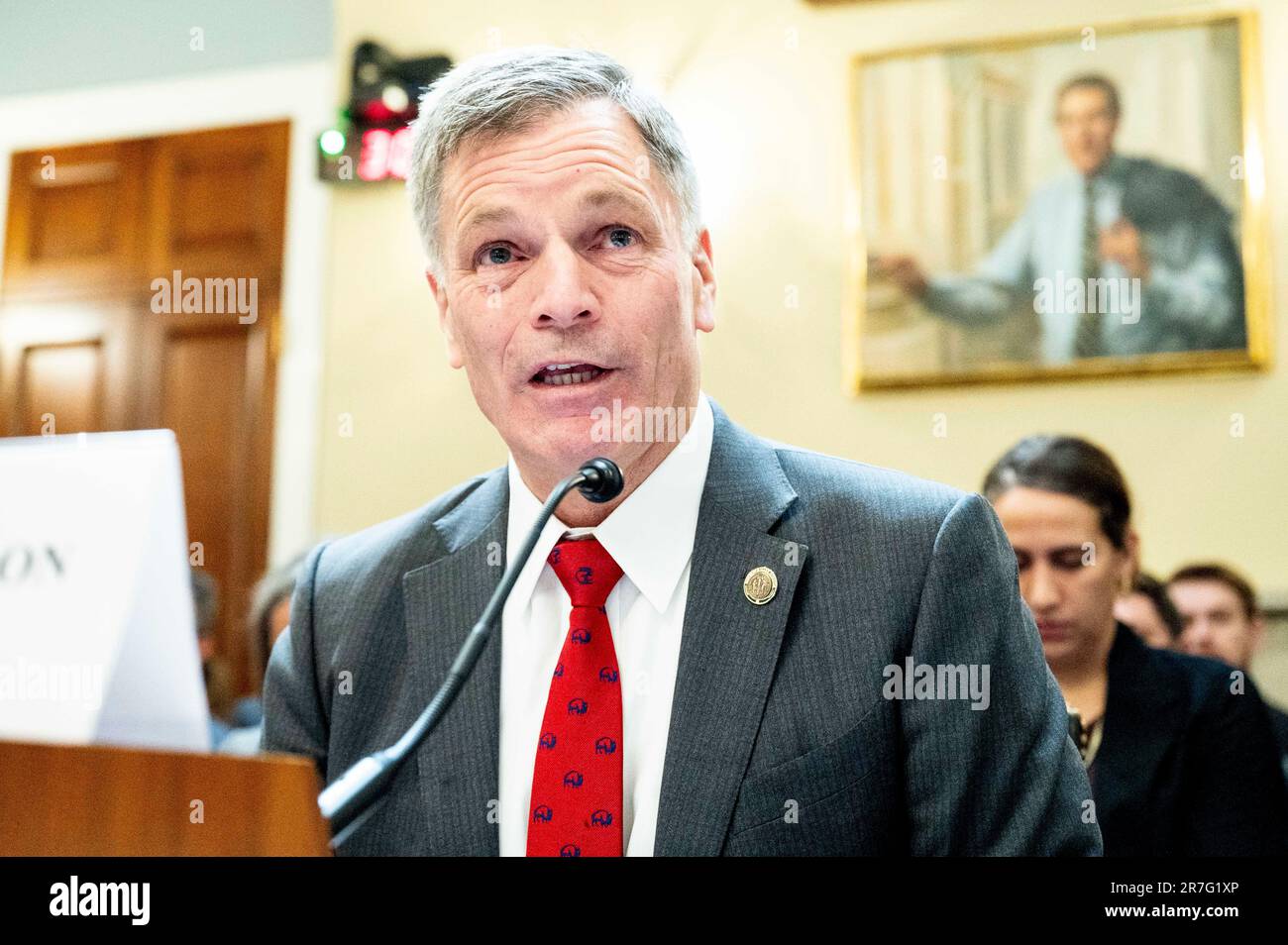 15. Juni 2023, Washington, District of Columbia, USA: MARK GORDON, Gouverneur von Wyoming, bei einer Anhörung des House Natural Resources Committee im U.S. Capitol. (Kreditbild: © Michael Brochstein/ZUMA Press Wire) NUR REDAKTIONELLE VERWENDUNG! Nicht für den kommerziellen GEBRAUCH! Stockfoto