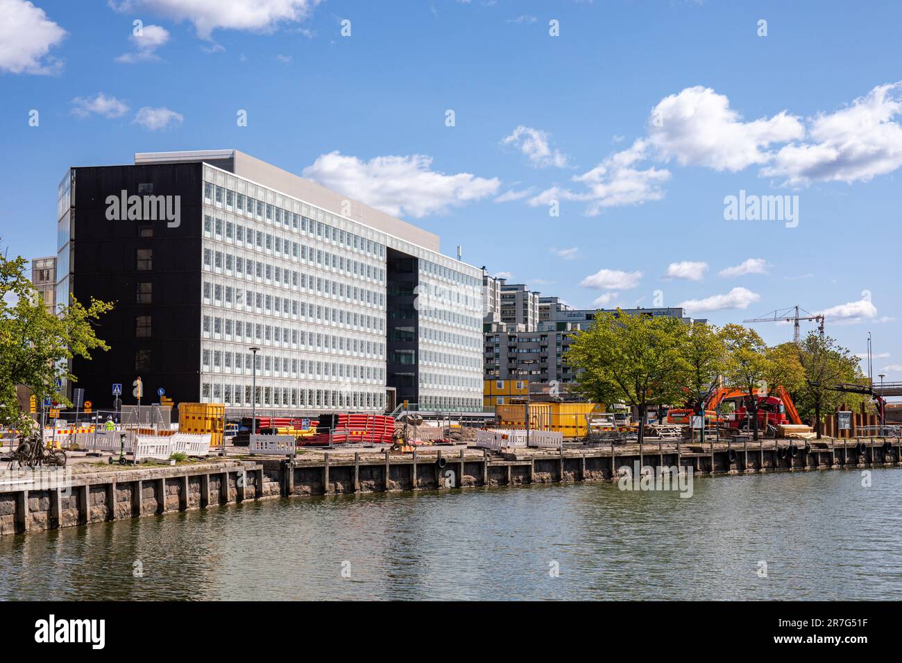 Opetushallitus oder die finnische Nationale Bildungsagentur an einem sonnigen Sommertag in Hakaniemenranta 6 im Bezirk Hakaniemi in Helsinki, Finnland Stockfoto