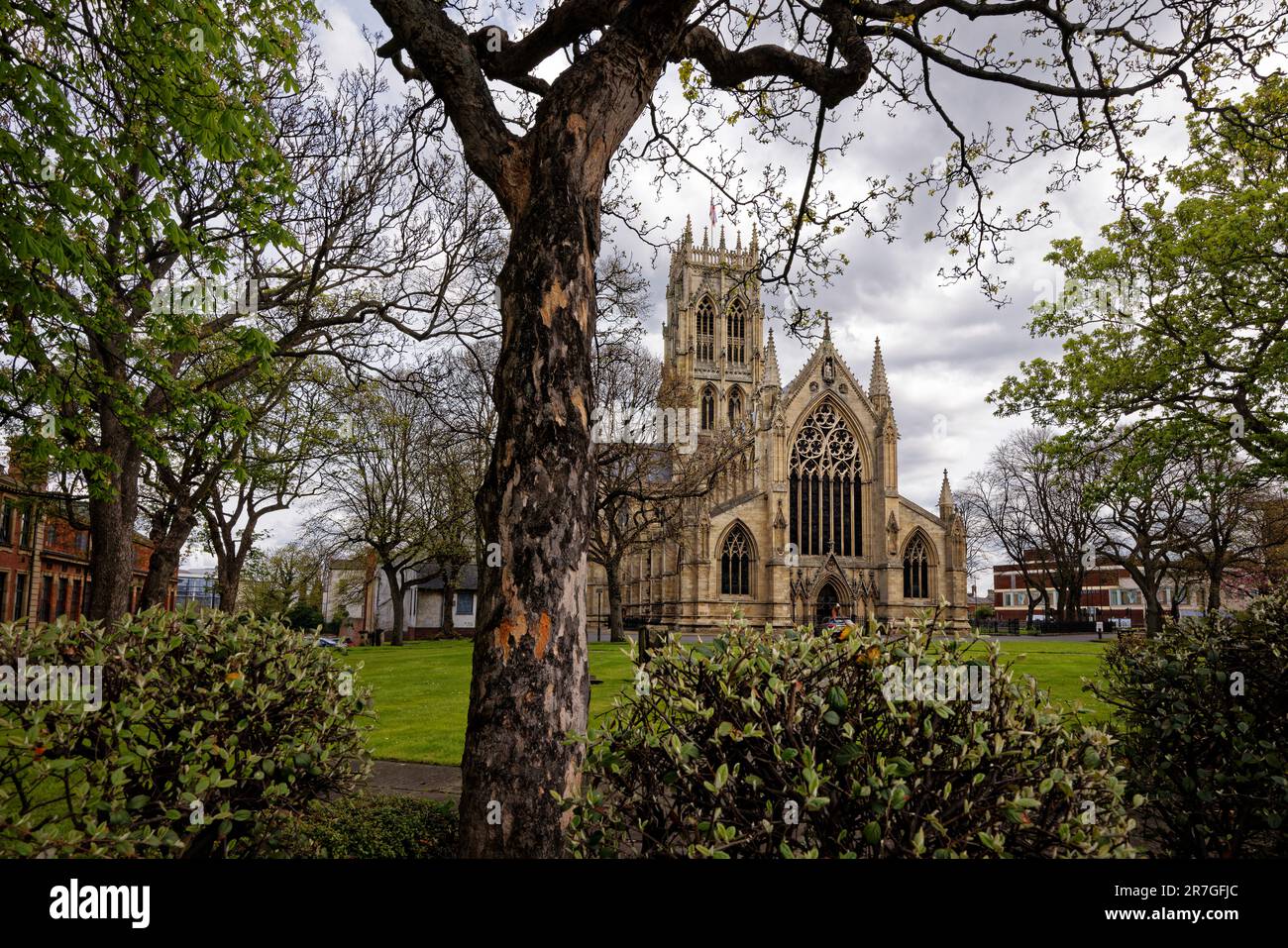 Das eindrucksvolle viktorianische Doncaster Minster in seinem Kirchhof, South Yorkshire. Stockfoto