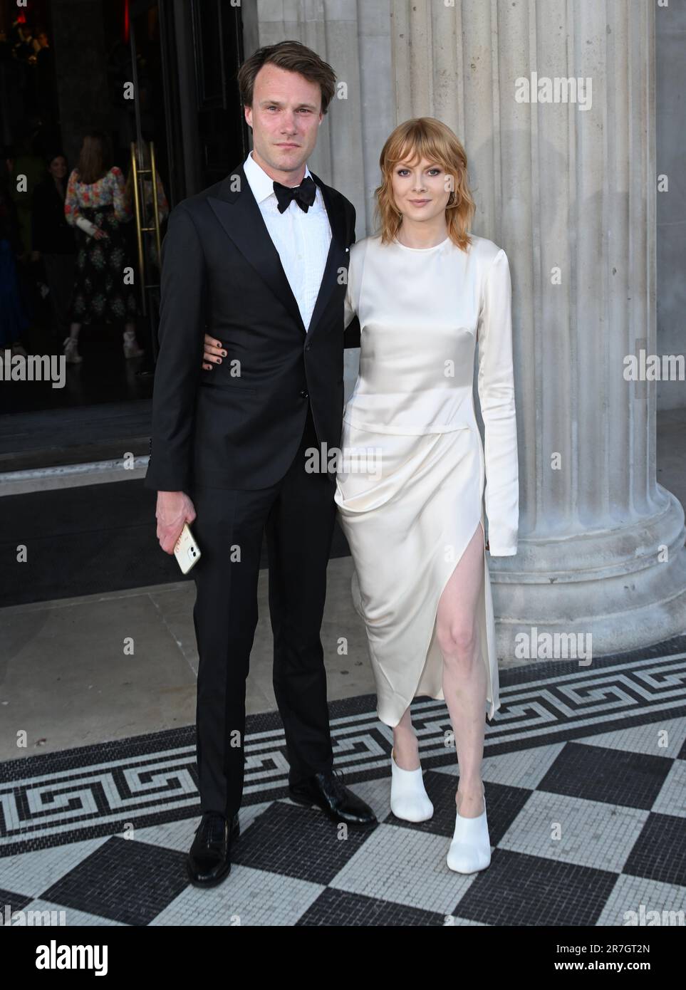 London, Großbritannien. 15. Juni 2023. London, Großbritannien. 15. Juni 2023. Hugh Skinner und Emily Beecham kommen bei der National Gallery Summer Party in London an. Kredit: Doug Peters/Alamy Live News Stockfoto