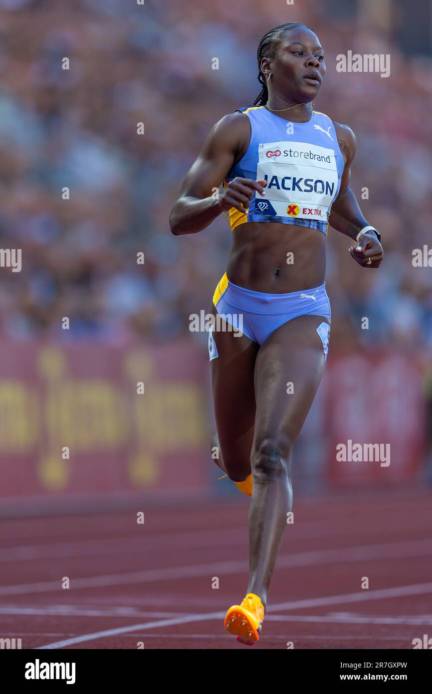 Oslo, Norwegen, 15. Juni 2023, Shericka Jackson aus Jamaika nimmt an der Ladies 100m-Veranstaltung der Wanda Diamond League Athletics Teil, die im Bislett Stadium in Oslo, Norwegen stattfindet. Kredit: Nigel Waldron/Alamy Live News Stockfoto