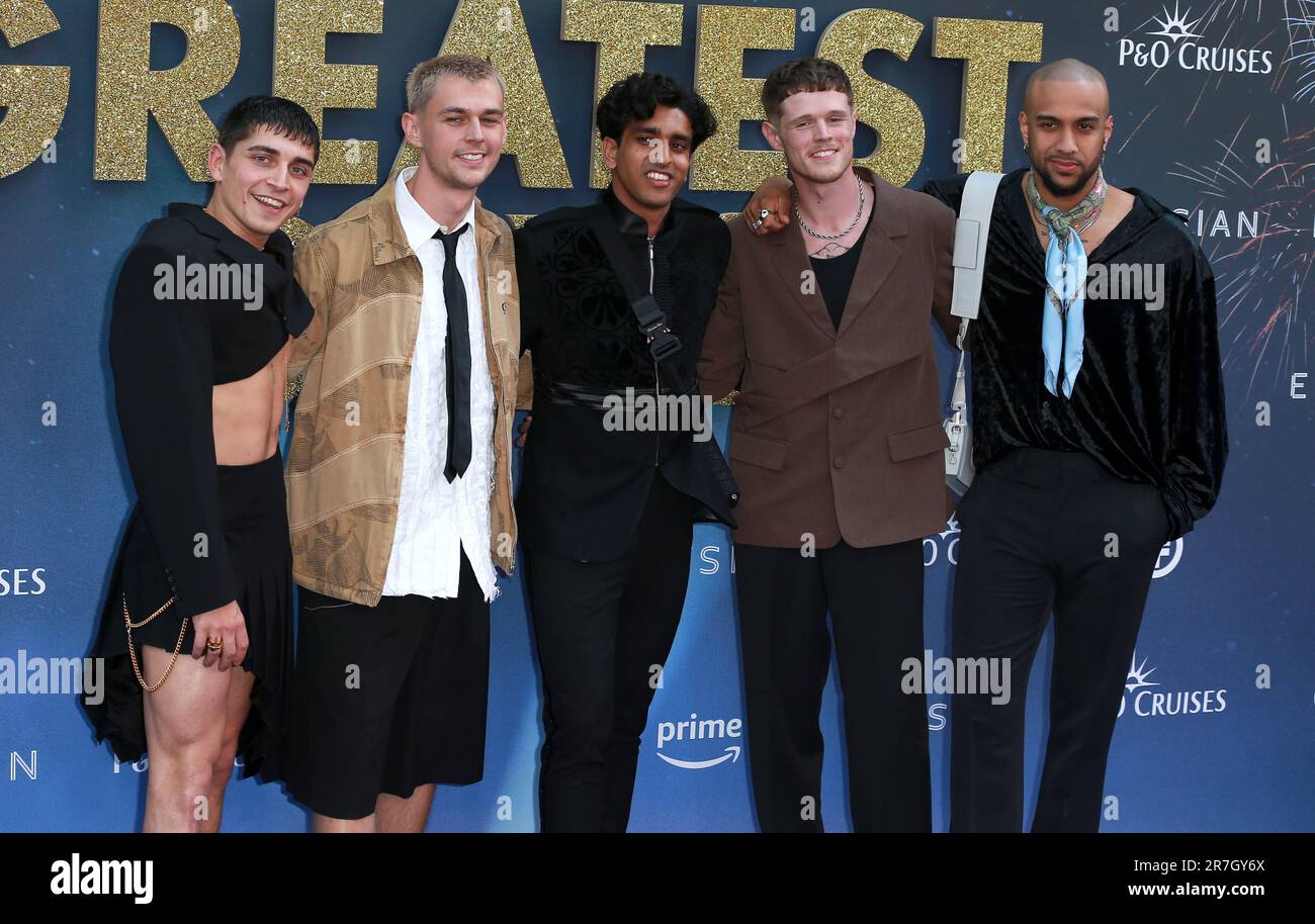 London, Großbritannien. 15. Juni 2023. Mark Samaras, Joshua Jung, Mervin Noronha, Aaron Bryan und Dalvin Cory nehmen am Odeon Luxe Leicester Square in London an der Weltpremiere der „Greatest Days“ Teil. Kredit: SOPA Images Limited/Alamy Live News Stockfoto