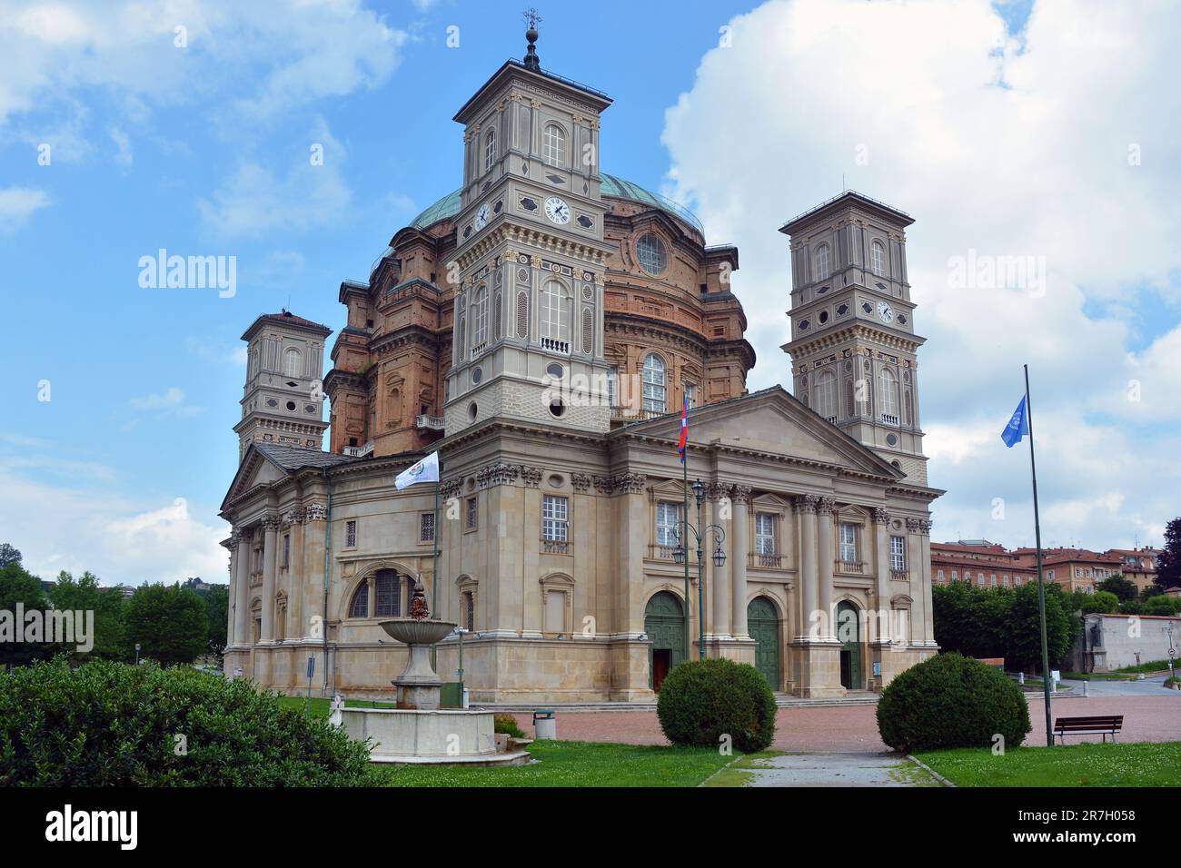 Vicoforte, Piedmont, Italien - 06-10-2023- das Heiligtum von Vicoforte (auch bekannt als Santuario Regina Montis Regalis) Stockfoto