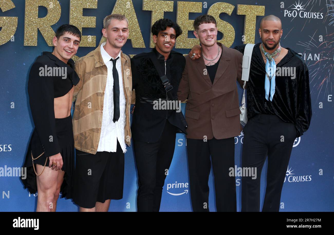 London, Großbritannien. 15. Juni 2023. Mark Samaras, Joshua Jung, Mervin Noronha, Aaron Bryan und Dalvin Cory nehmen am Odeon Luxe Leicester Square in London an der Weltpremiere der „Greatest Days“ Teil. (Foto: Fred Duval/SOPA Images/Sipa USA) Guthaben: SIPA USA/Alamy Live News Stockfoto