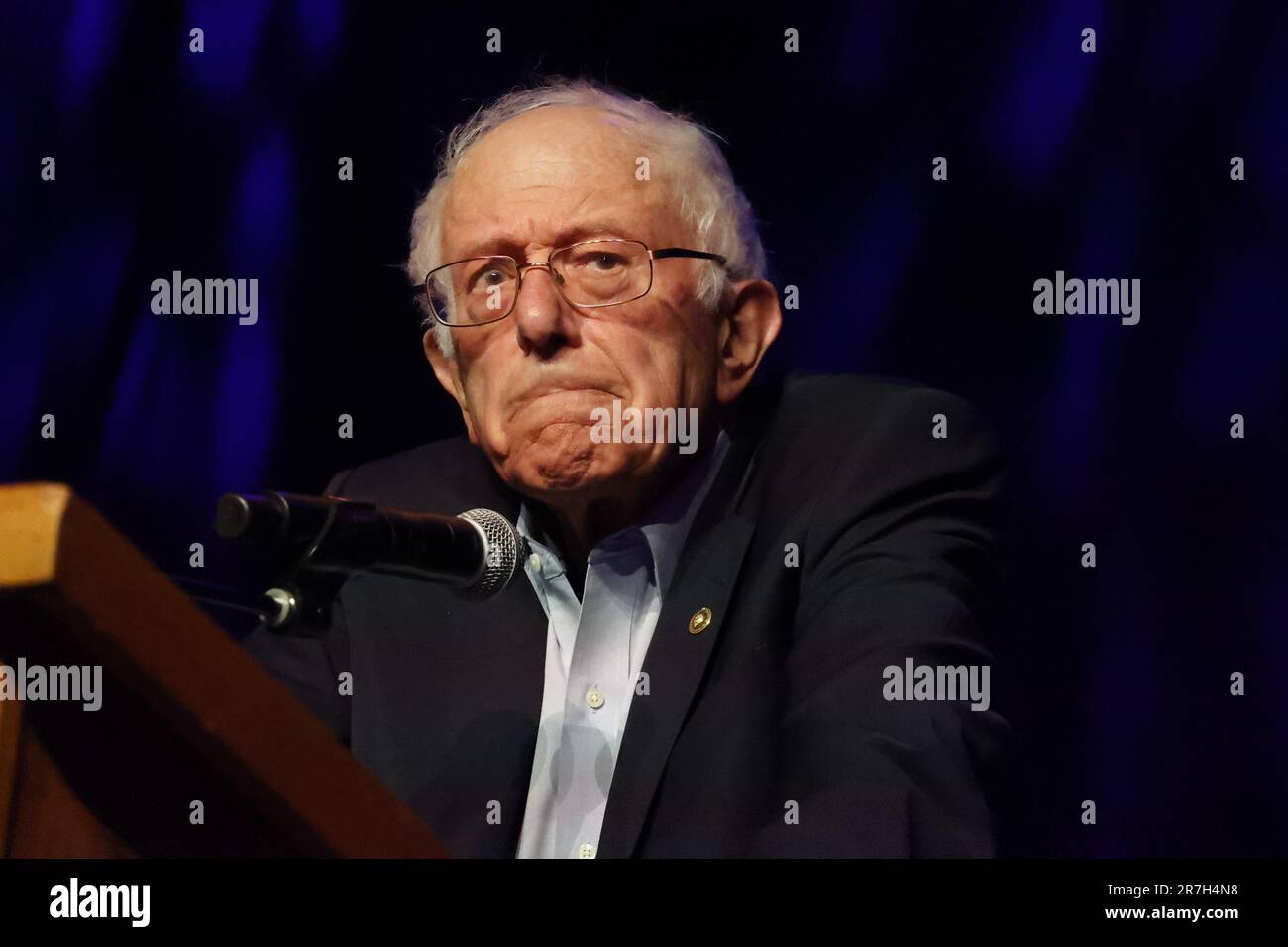 Senatorin Bernie Sanders sprach bei einer Wahlkampagne zur Wahl von Helen Gym zum Bürgermeister von Philadelphia in der Franklin Music Hall in Philadelphia, Pennsylvania, mit Senator Bernie Sanders, wo: Philadelphia, Pennsylvania, USA, 14. Mai 2023 Credit: W.Wade/WENN Stockfoto
