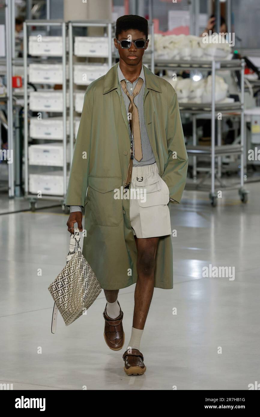 FENDI MenÄôs Spring Summer 2024 Runway während der Pitti Uomo Fashion Week am 2023. Juni - FENDI Factory - Florenz; Italien 15/06/2023 Stockfoto