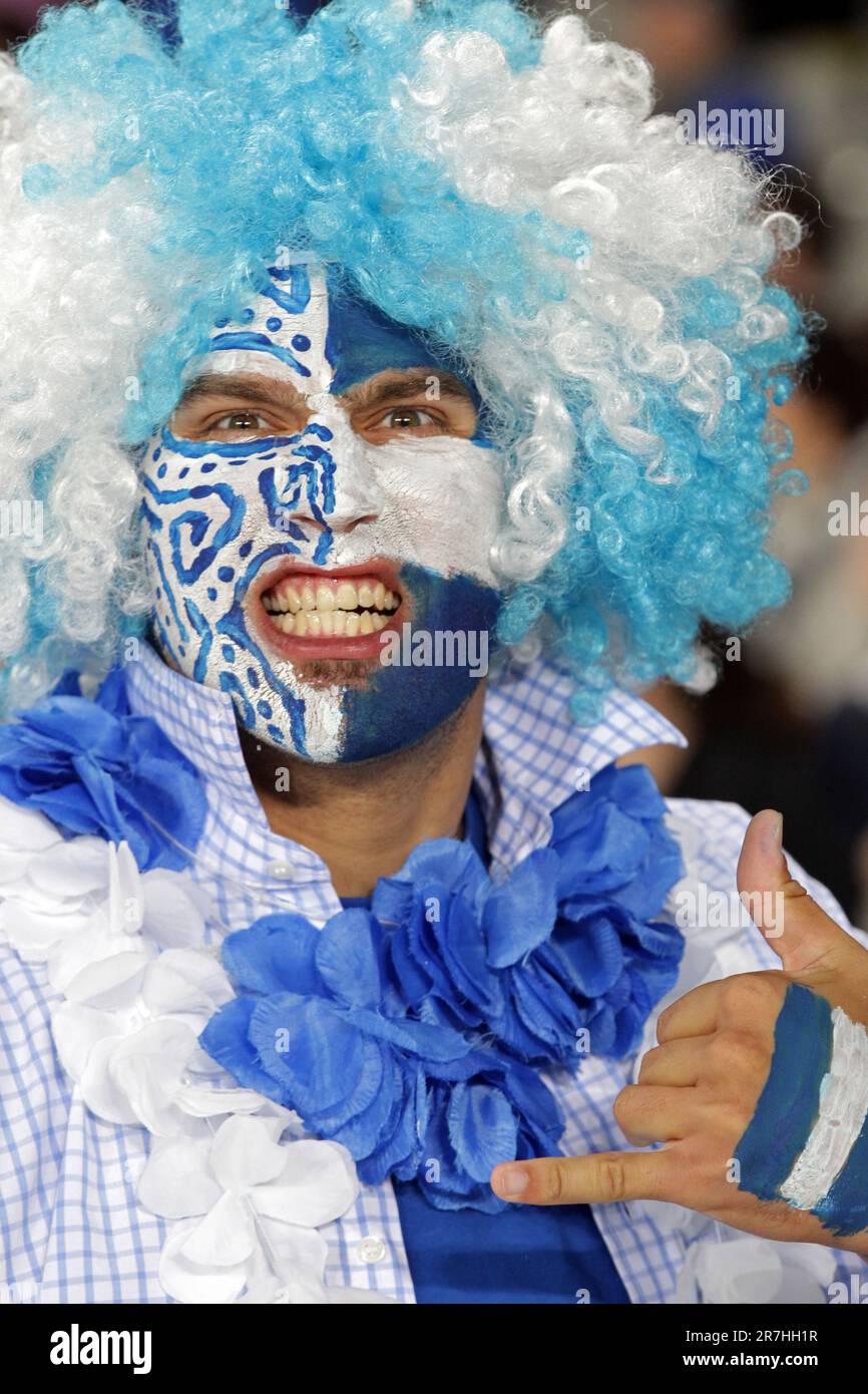 Ein Unterstützer erwartet den Beginn des Viertelfinalspiels Neuseeland gegen Argentinien 4 der Rugby-Weltmeisterschaft 2011, Eden Park, Auckland, Neuseeland, Sonntag, 09. Oktober 2011. Stockfoto