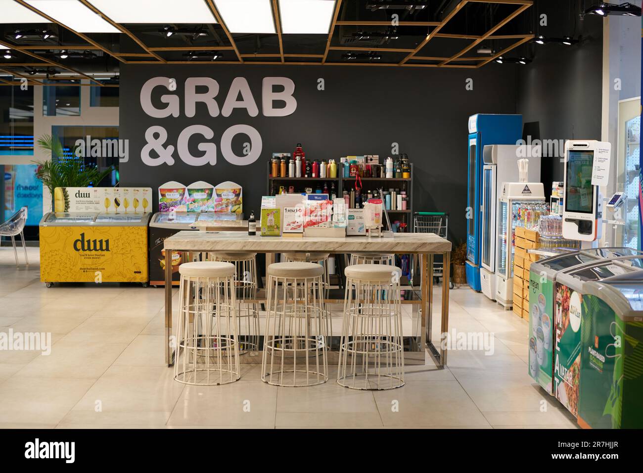 BANGKOK, THAILAND - CIRCA APRIL 2023: Siam Discovery Shopping Center. Stockfoto