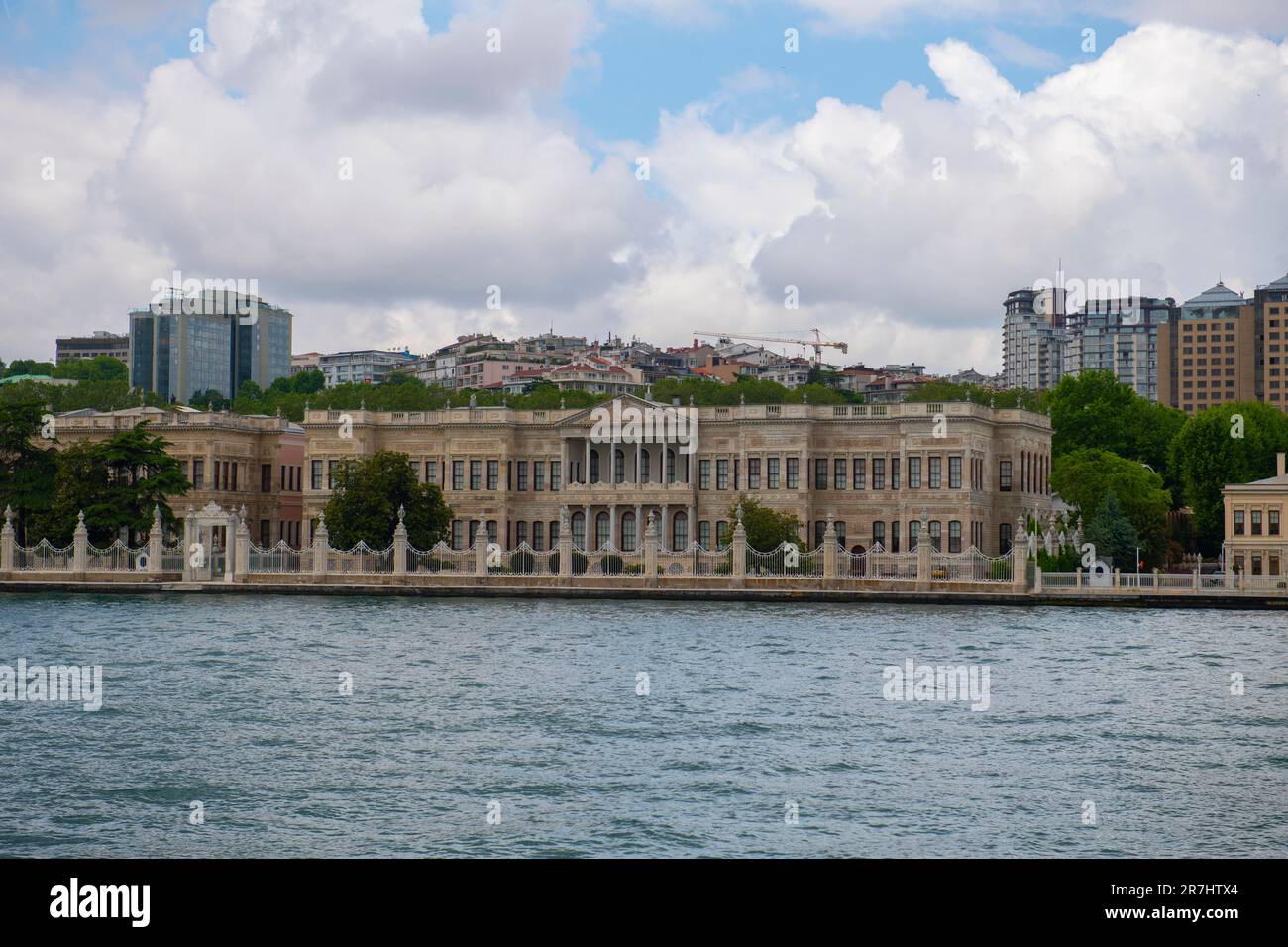 National Palaces Painting Museum (Resim Muzesi) in der Kronprinzenresidenz des Dolmabahce-Palastes im Stadtteil Besiktas in der historischen Stadt Istanbul, Stockfoto