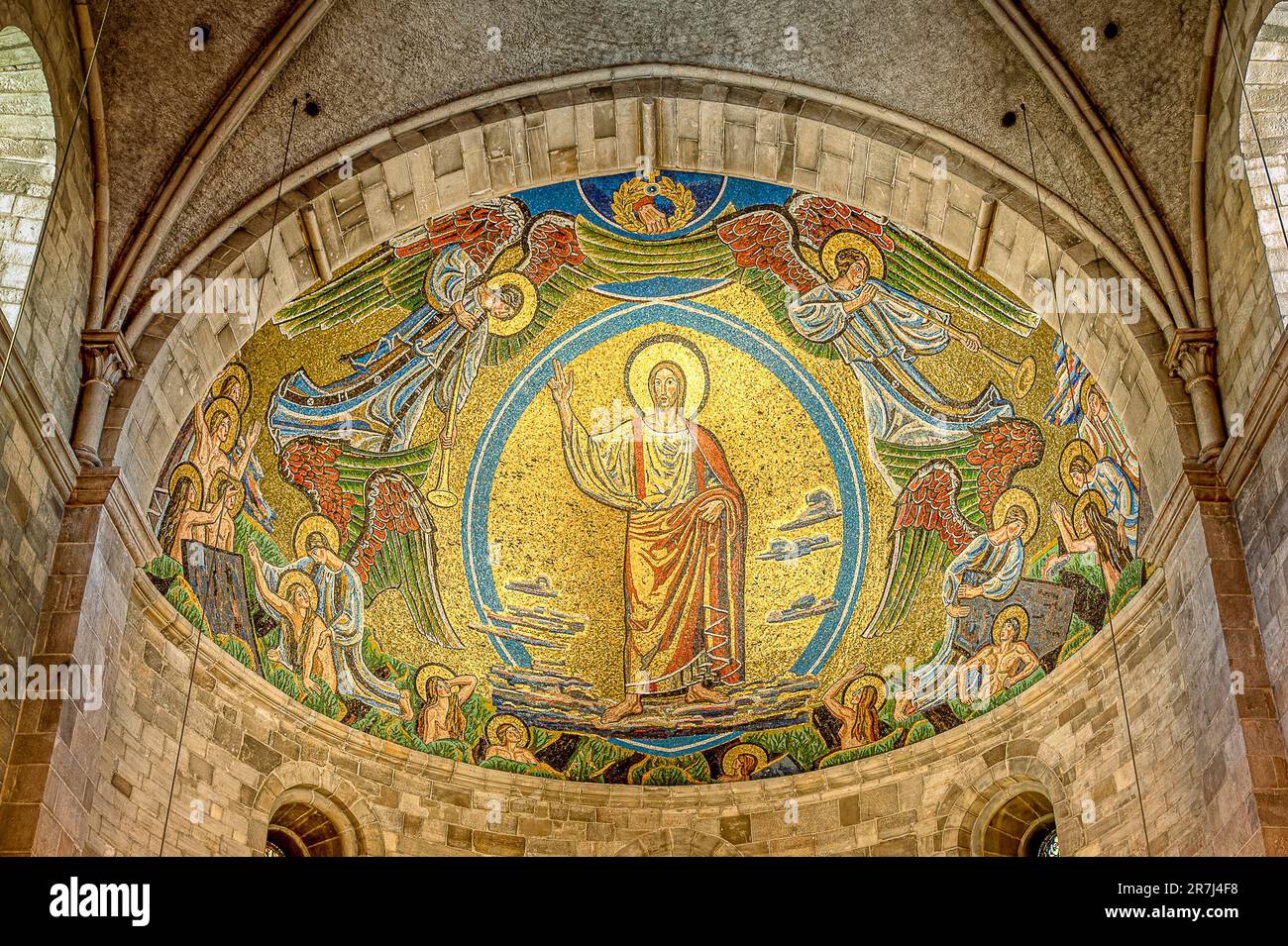 Christus am Jüngsten Tag ein Glasmosaik in der Apse der Lund-Kathedrale, Schweden, 22. Mai 2023 Stockfoto