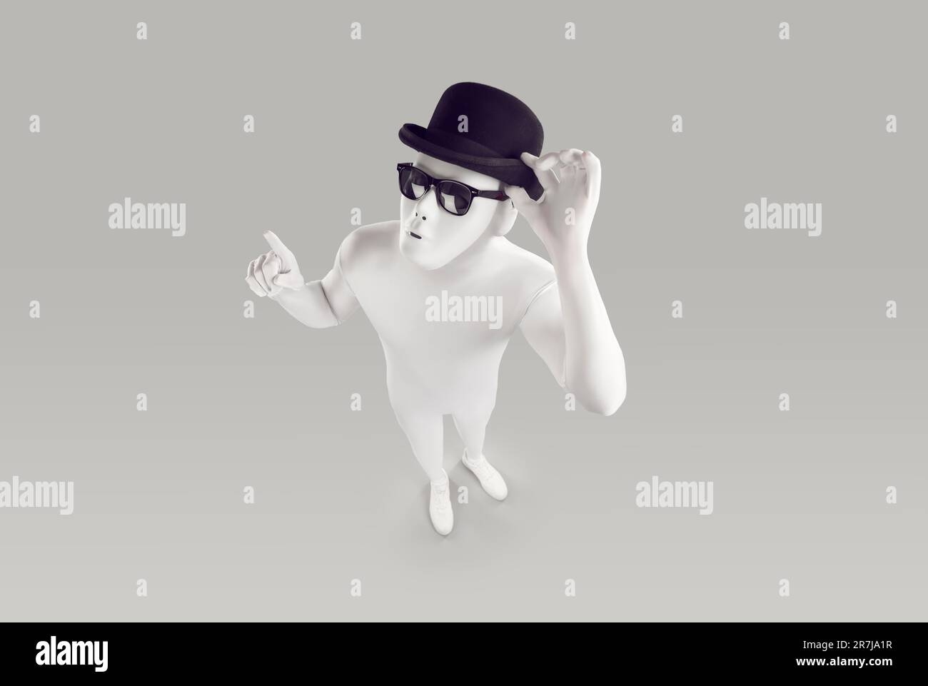 Porträt einer gesichtslosen, nicht erkennbaren Person mit schwarzem Hut und Brille in weißem Spandex-Kostüm Stockfoto