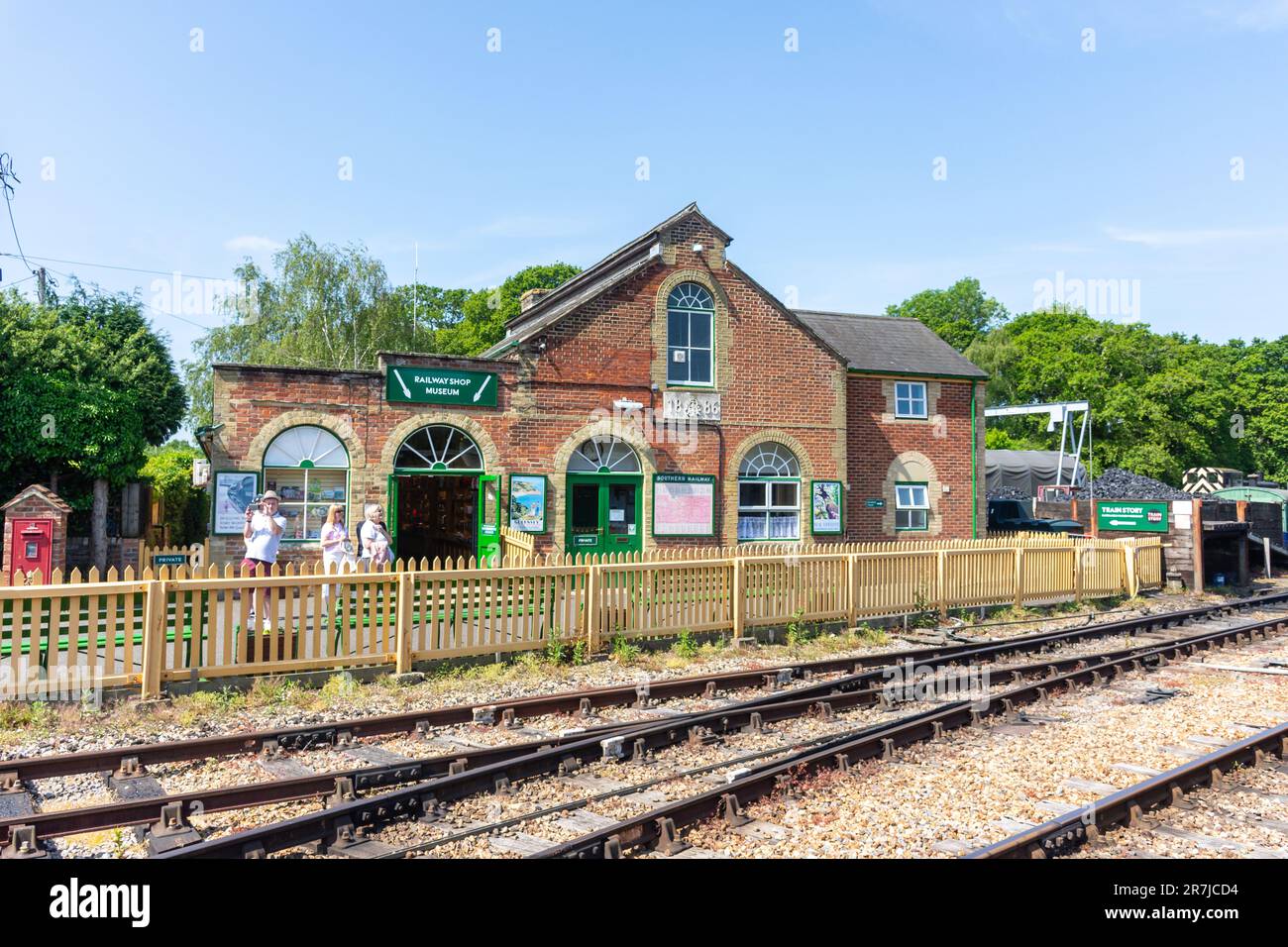 Railway Shop Museum, Isle of Wight Steam Railway (Havenstreet Station), Havenstreet, Isle of Wight, England, Großbritannien Stockfoto