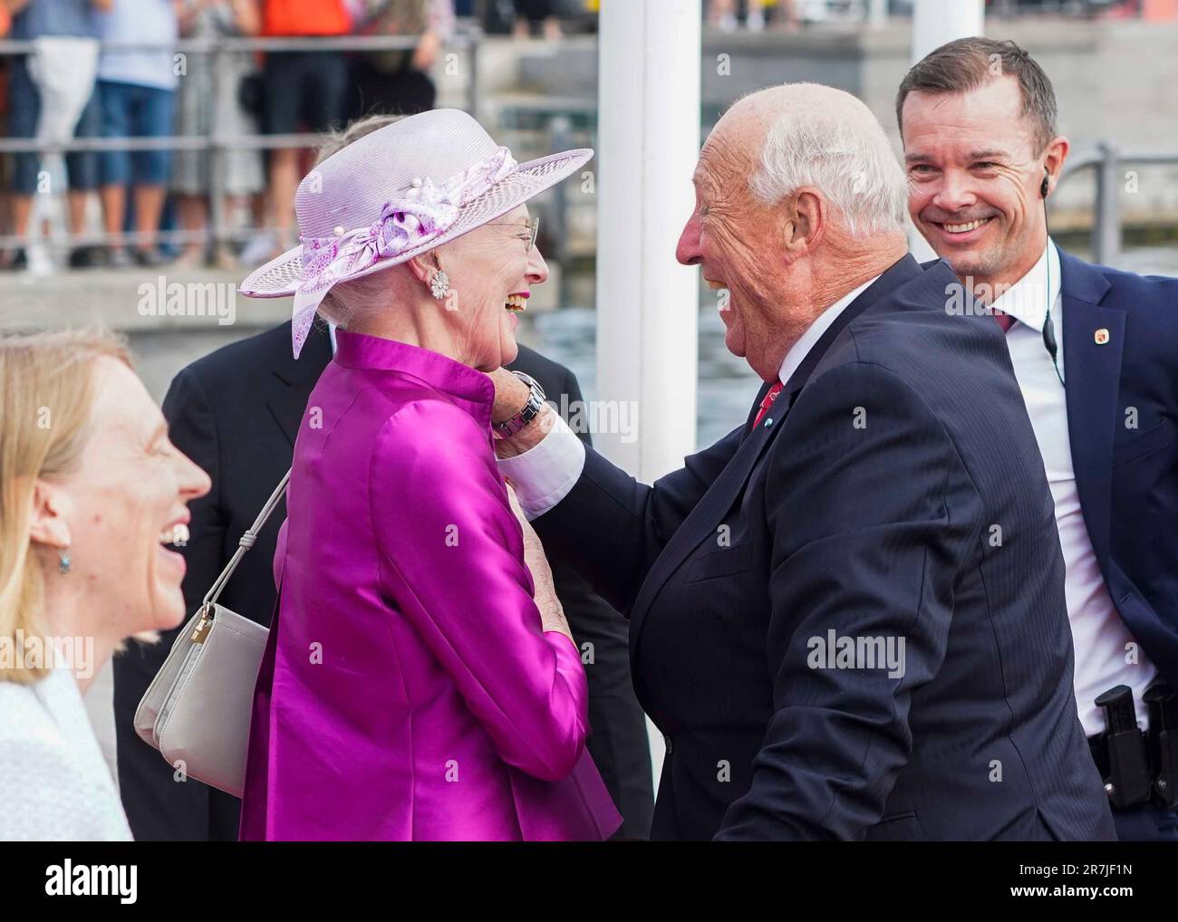 Kopenhagen, Dänemark 20230615. König Harald und Königin Sonja kommen am Donnerstagvormittag in Kopenhagen an. Königin Margrethe von Dänemark empfängt das königliche Paar am Pier im Zusammenhang mit dem offiziellen Besuch in Dänemark am 15. Und 16. Juni. Foto: Lise Aaserud/NTB Stockfoto