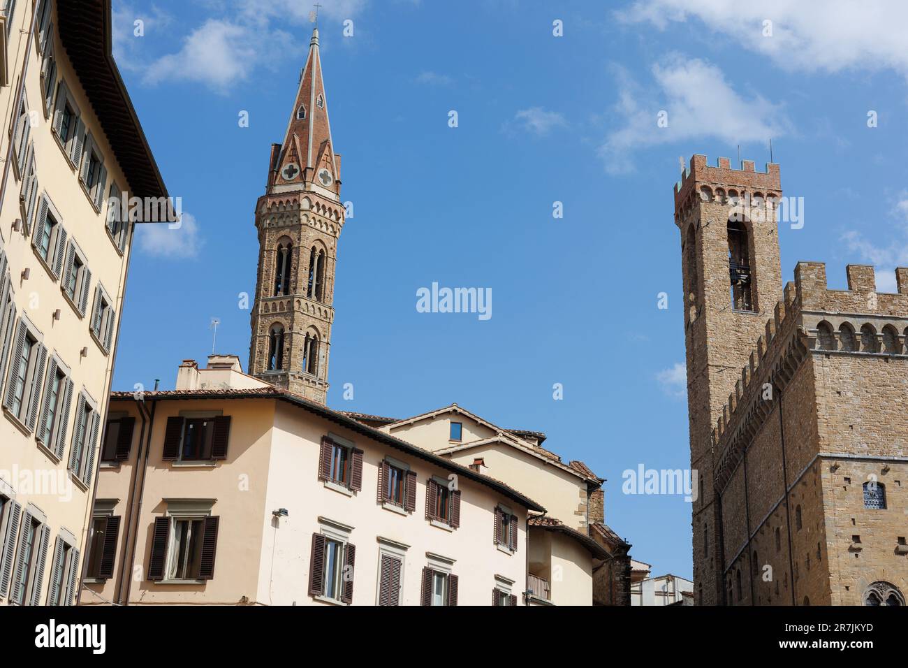 Bargello-Palast, der das gleichnamige Museum mit Renaissance-Statuen und den Glockenturm davor enthält. Stockfoto