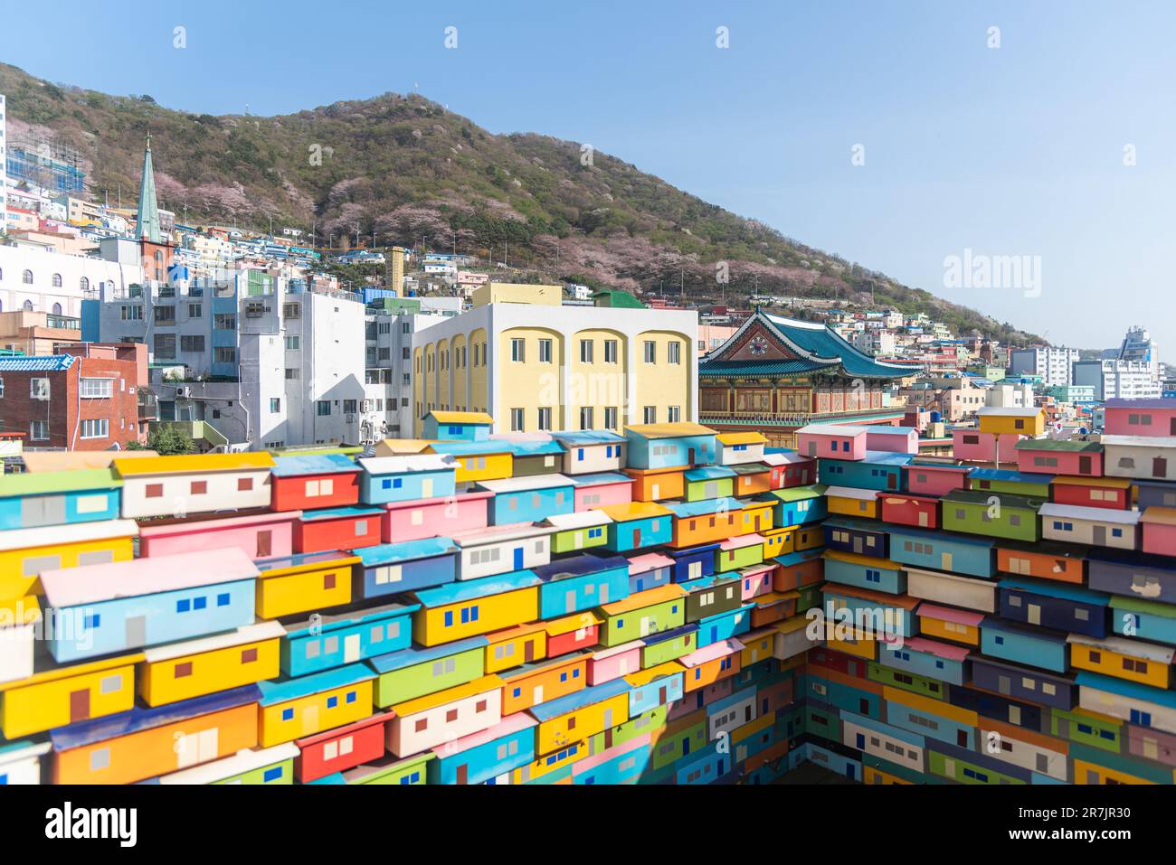 Spielzeugmauer mit Blick auf das Gamcheon Culture Village Stockfoto