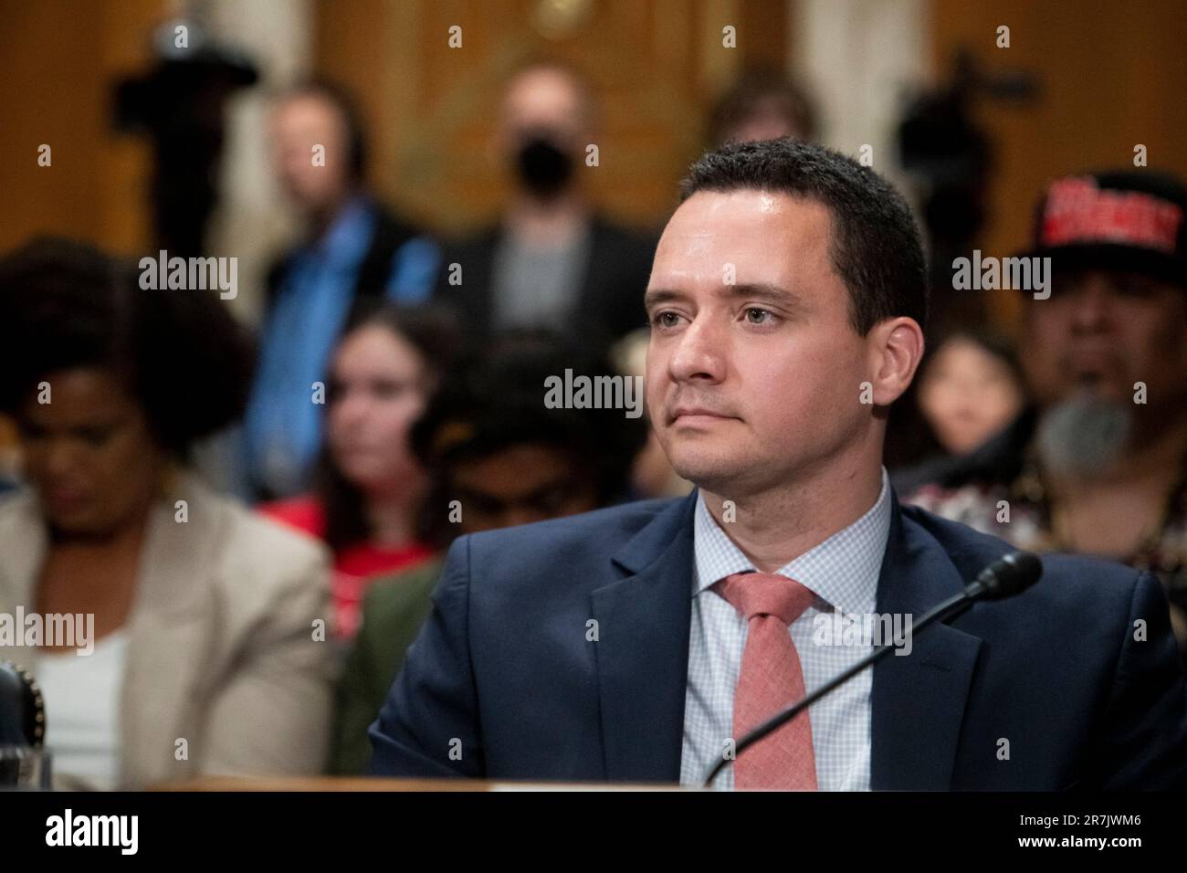 Washington, Usa. 15. Juni 2023. Kevin Sunday, Director of Government Affairs, Pennsylvania Chamber of Business and Industry, tritt vor einem Senat für Umwelt und öffentliche Arbeiten auf - Unterausschuss für chemische Sicherheit, Abfallwirtschaft, Umweltgerechtigkeit, Und Anhörung zur Regulierungsaufsicht zur Untersuchung der Auswirkungen der Kunststoffherstellung und -Entsorgung auf die Umweltgerechtigkeit im Dirksen Senate Office Building in Washington, DC, Donnerstag, 15. Juni 2023. Foto: Rod Lamkey/CNP/ABACAPRESS.COM Kredit: Abaca Press/Alamy Live News Stockfoto