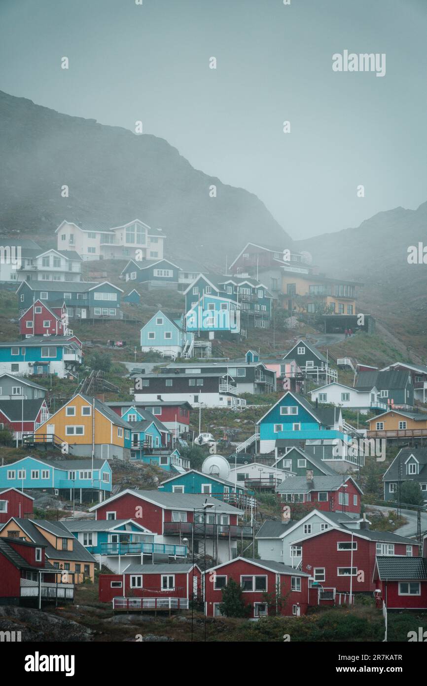 Grönländische Landschaften von Qaqortoq mit Foggy Weather Stockfoto