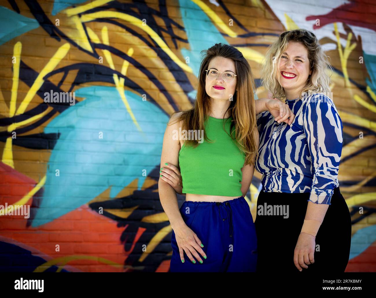 Amsterdam, Niederlande. 16. Juni 2023. Nydia van Voorthuizen und Marie Lotte Hagen von der feministischen Plattform verdammt, Schatz. ANP KOEN VAN WEEL/Alamy Live News niederlande out - belgien out Stockfoto