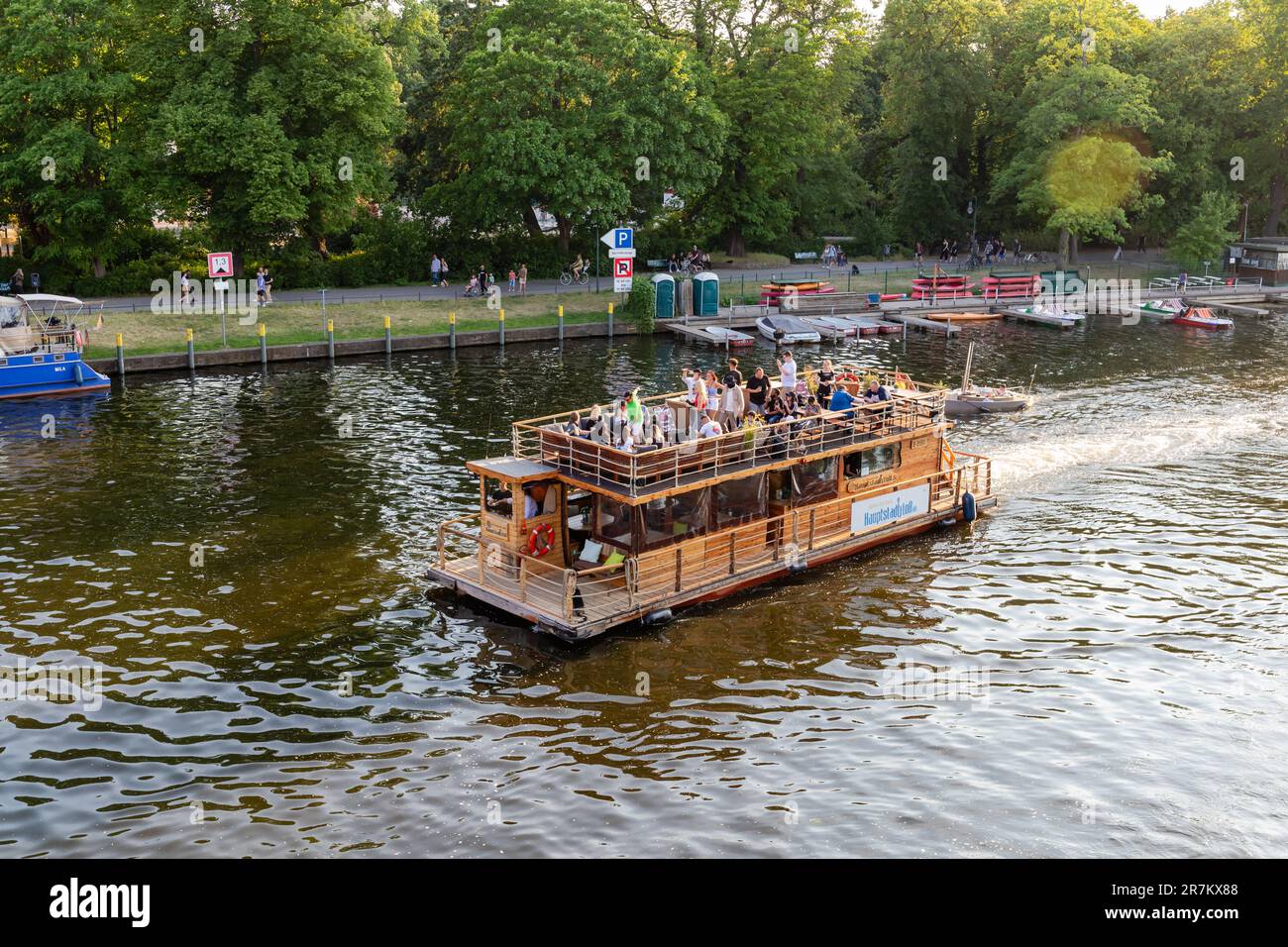 Was Kostet Tretbootfahren Berlin Treptower Park www.alamy.de