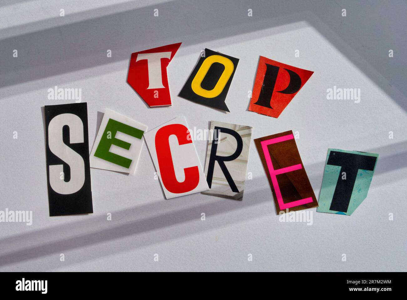 Das Wort „Top Secret“ wurde in der Lösegeldschreiberschrift „USA“ geschrieben Stockfoto
