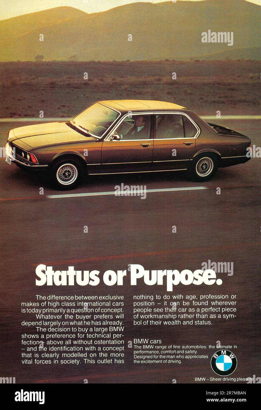 BMW-Werbung in einer Zeitschrift 1978. Status- oder Zielkampagne von BMW. „Sheer Driving Pleasure“-Slogan von BMW Stockfoto