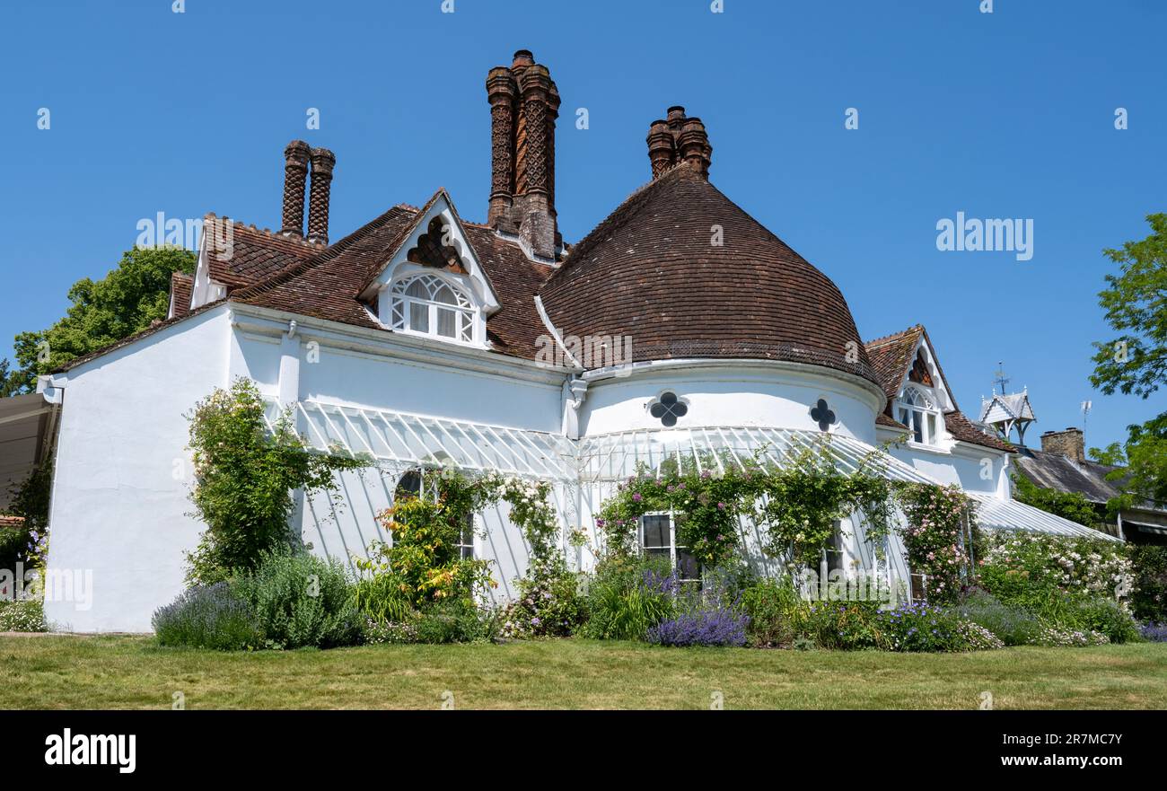 Houghton Lodge - Cottage oder nee Stil - Klasse II denkmalgeschütztes Haus - River Test, Houghton, Hampshire, England, Großbritannien Stockfoto