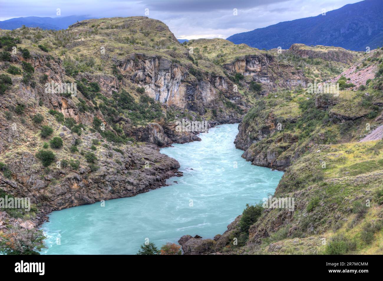 Türkisfarbener Bergfluss Bäcker in chilenischem Patagonien Stockfoto