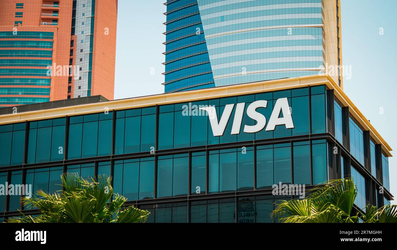 Visa-Bürogebäude in der Stadt, Außenwerbung für freistehende Briefe Visa Stockfoto