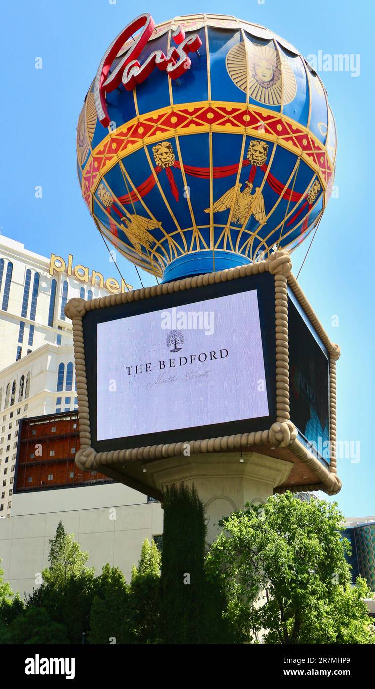 Montgolfier Ballonkopie im Pariser Casino und Resort in der Nachmittagssonne Las Vegas Nevada USA Stockfoto
