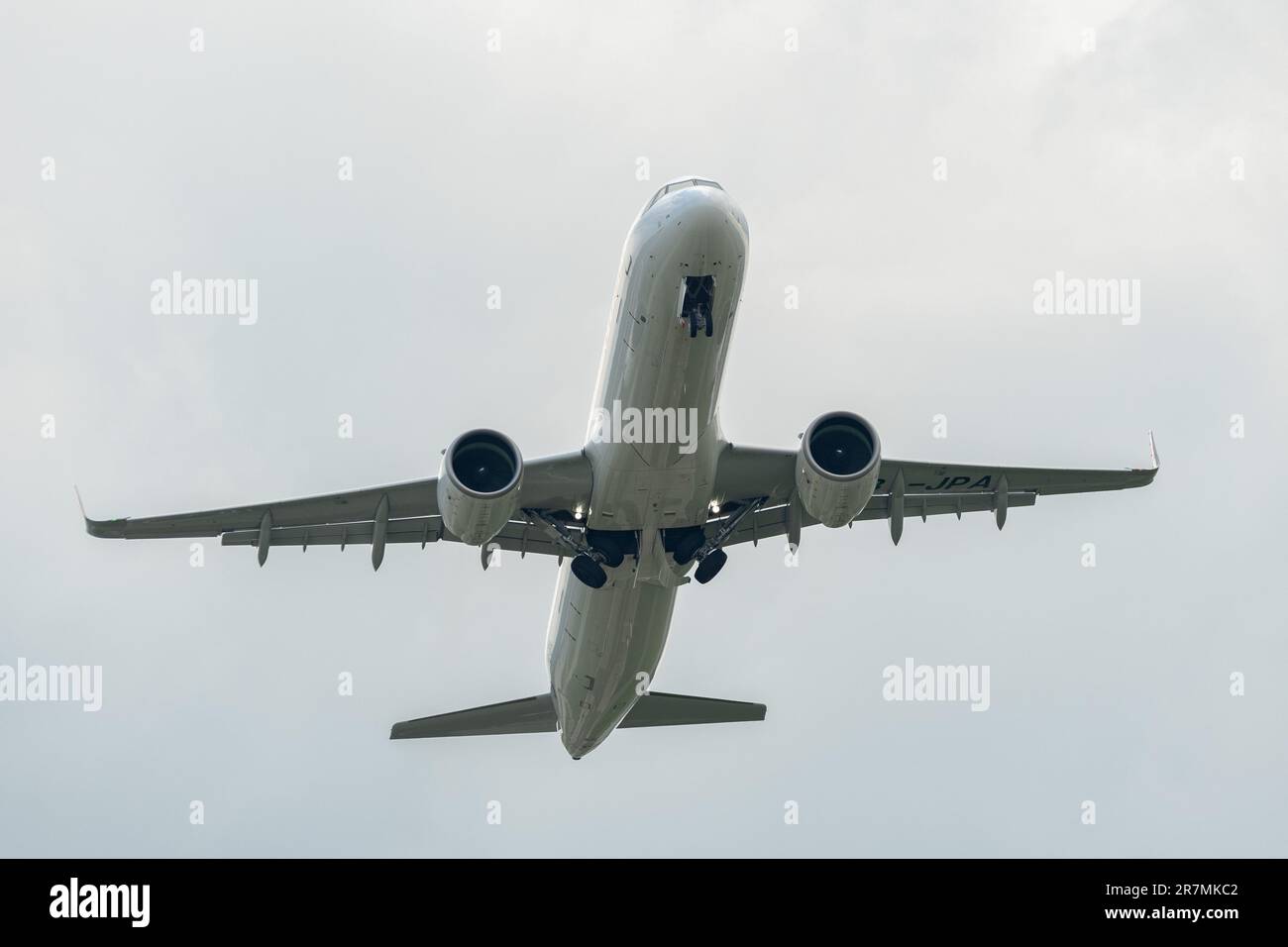 Zürich, Schweiz, 2. Mai 2023 HB-JPA Swiss International Airlines Airbus A321-271N Neo-Flugzeuge, die von Piste 28 abfliegen Stockfoto