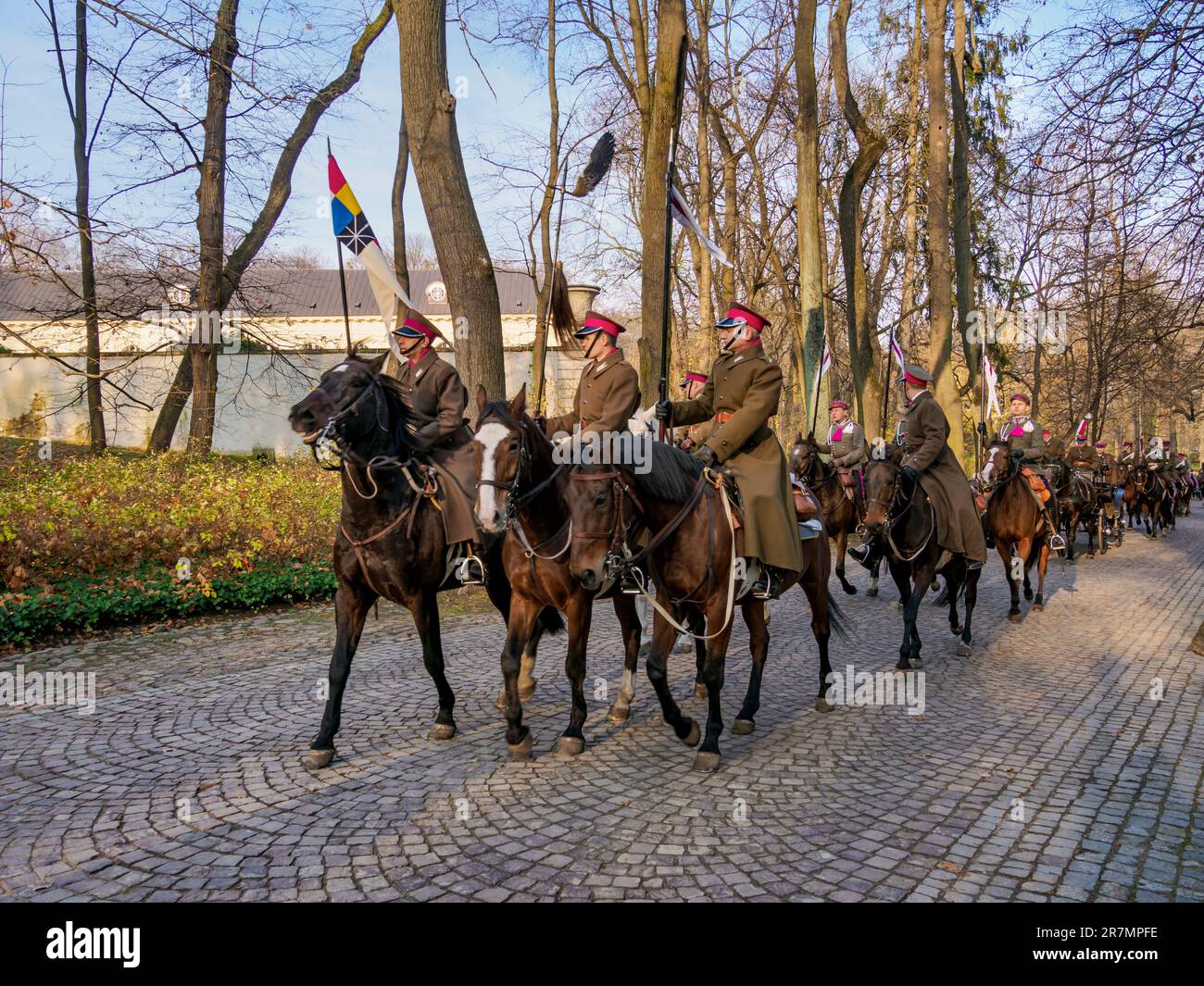National Independence Day Horse Parade, Lazienki Park oder Royal Baths Park, Warschau, Masovian Woiwodschaft, Polen Stockfoto