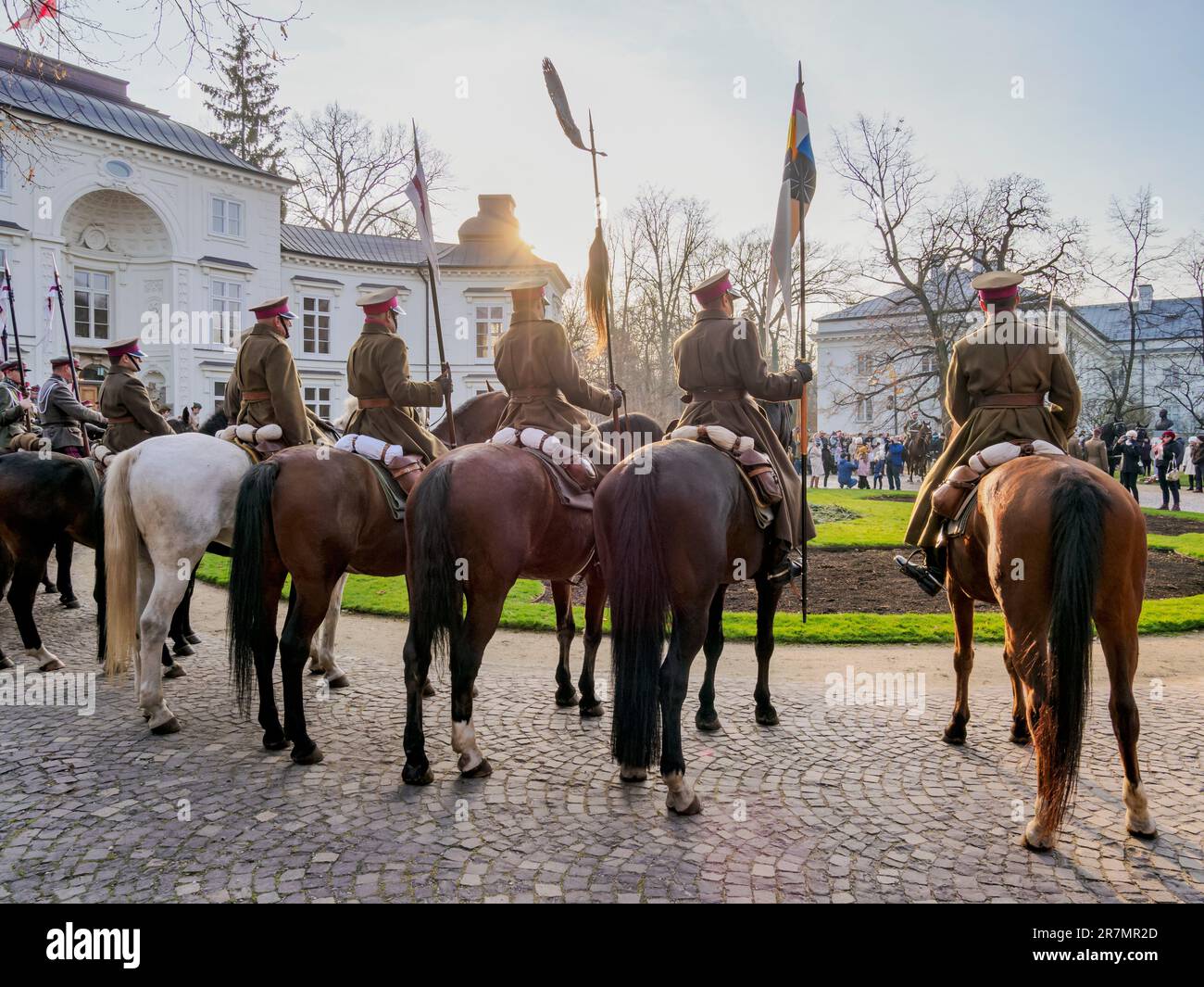 National Independence Day Horse Parade vor dem Myslewicki Palast, Lazienki Park oder Royal Baths Park, Warschau, Masowisches Woiwodschaft, Polen Stockfoto