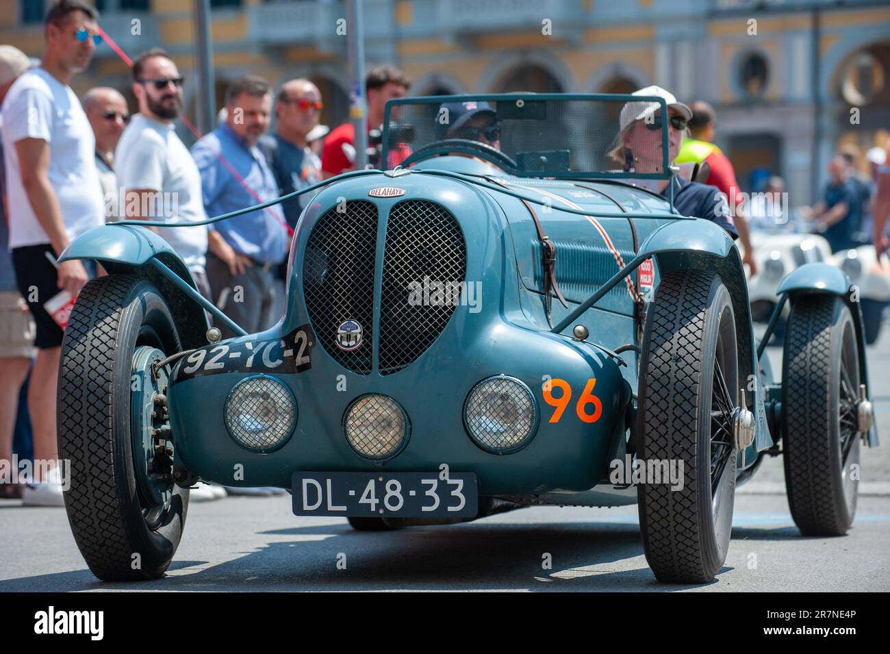 „Mille Miglia 2023: Speed, Heritage, and Automotive Excellence“ Stockfoto
