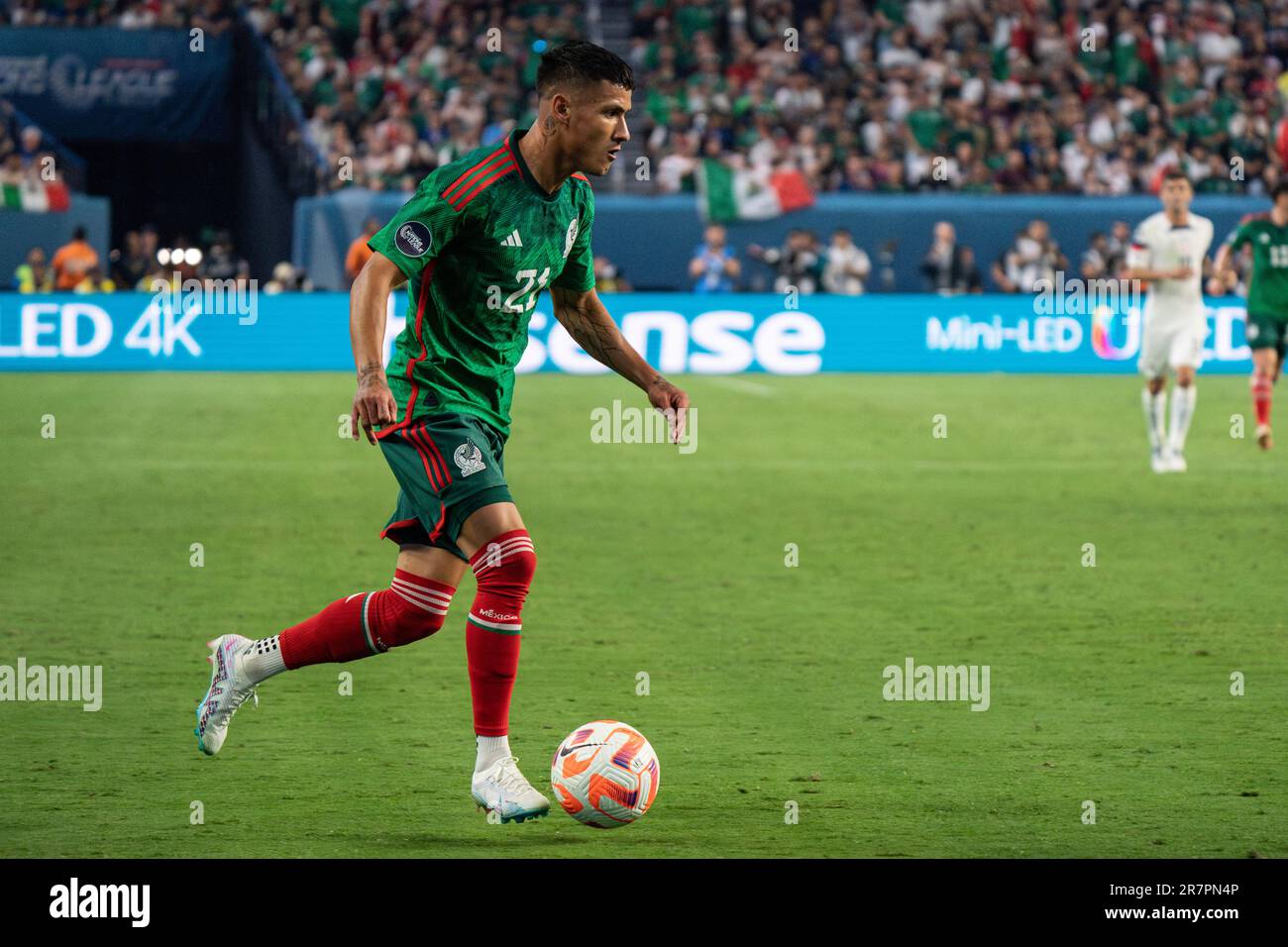Mexikanischer Mittelfeldspieler Uriel Antuna (21) während eines Halbfinalspiels der CONCACAF Nations League gegen die USA am Donnerstag, den 15. Juni 2023, im Allegiant Stadium, Stockfoto