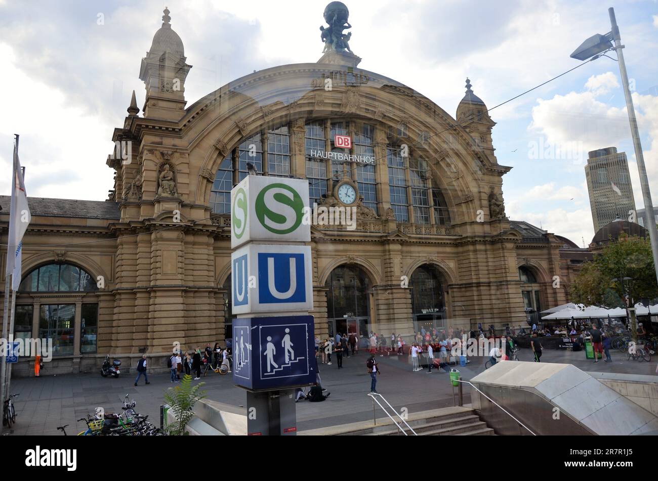 Was Kostet Parken Am Bahnhof In Frankfurt Oder www.alamy.de