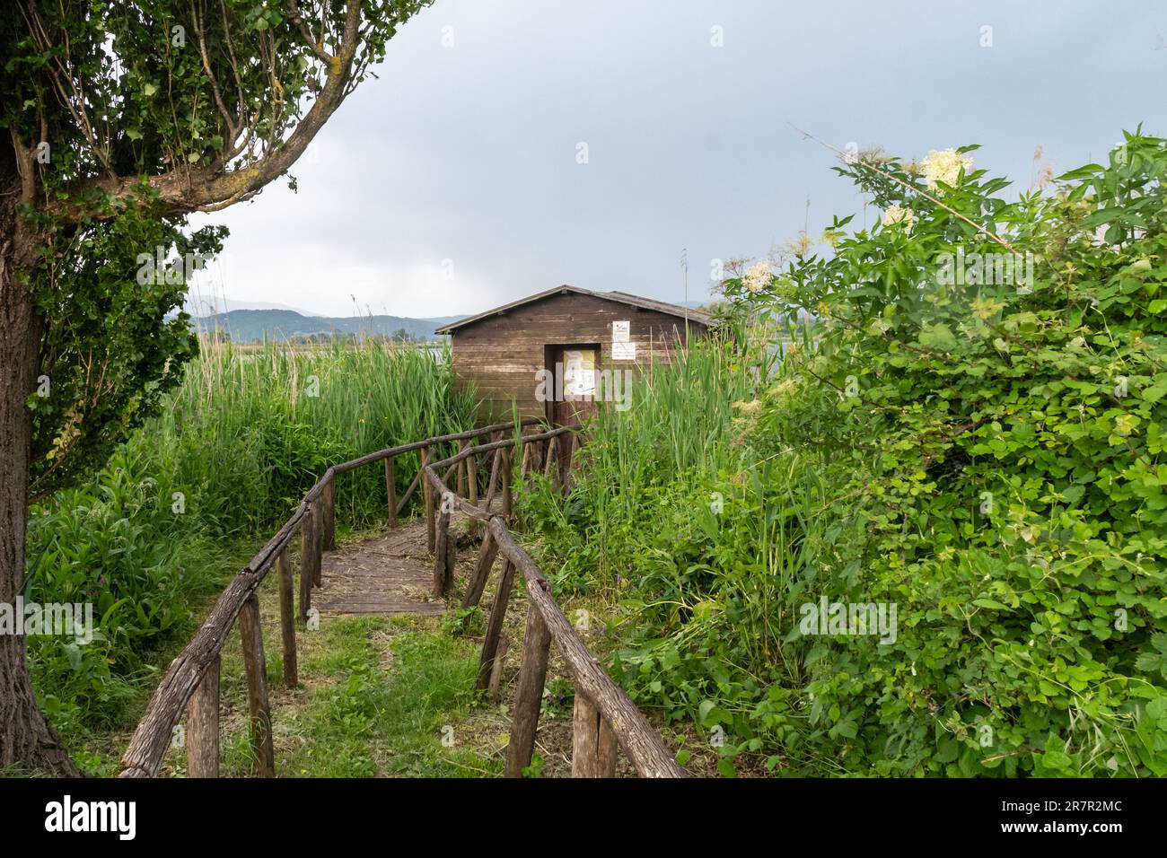 Informationstafel bei Riserva Naturale dei Laghi Lungo e Ripasottile, Provinz Rieti, Latium, Italien, Europa Stockfoto