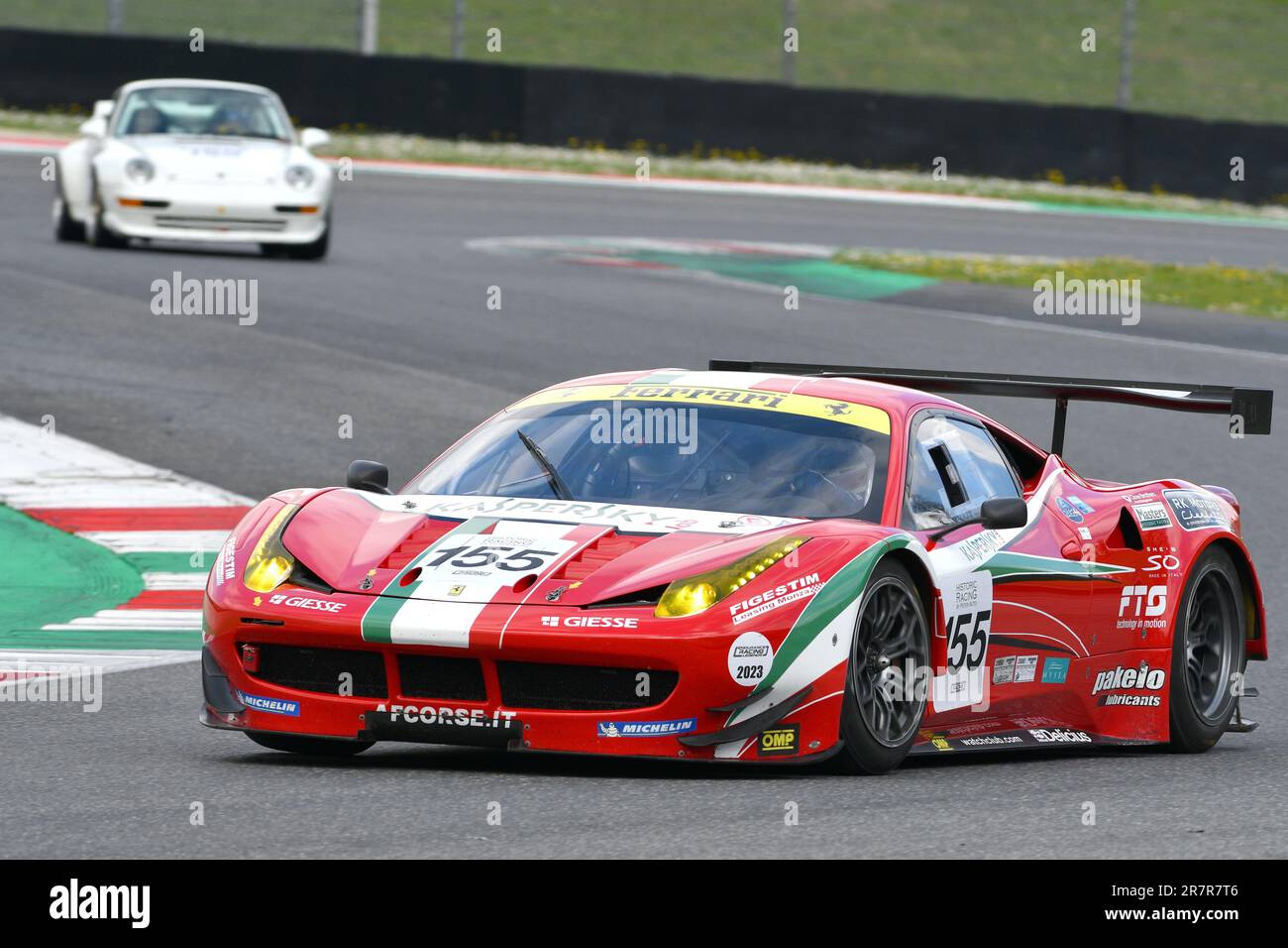 Scarperia, 2. April 2023: Ferrari 458 GTE Jahr 2011 in Aktion während Mugello Classic 2023 auf der Mugello Circuit in Italien. Stockfoto