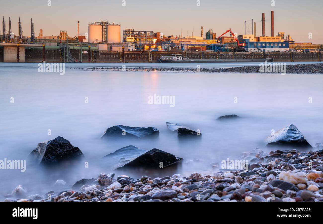 Chemische fabrik am rhein Fotos und Bildmaterial in hoher Auflösung Alamy