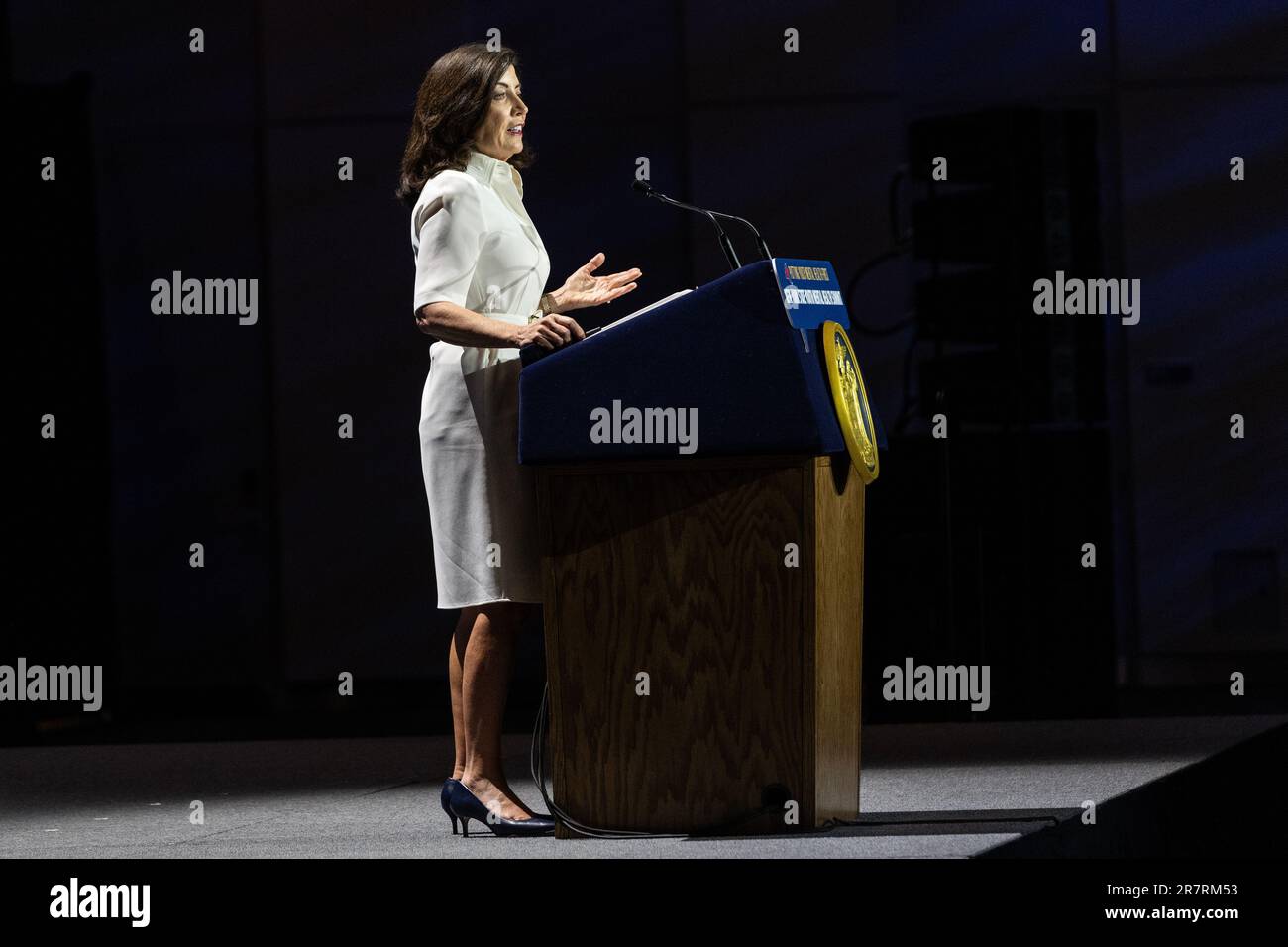 Gouverneur Kathy Hochul hält am 15. Juni 2023 Eröffnungsrede auf dem