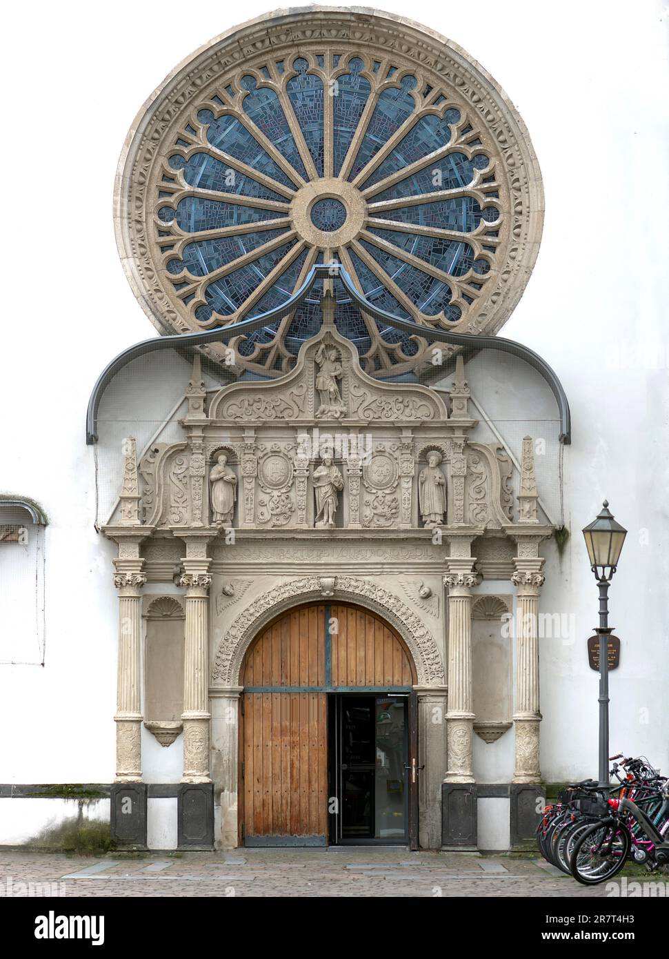 Westportal der Jesuitenkirche mit Rosette, Koblenz, Rheinland-Pfalz, Deutschland Stockfoto