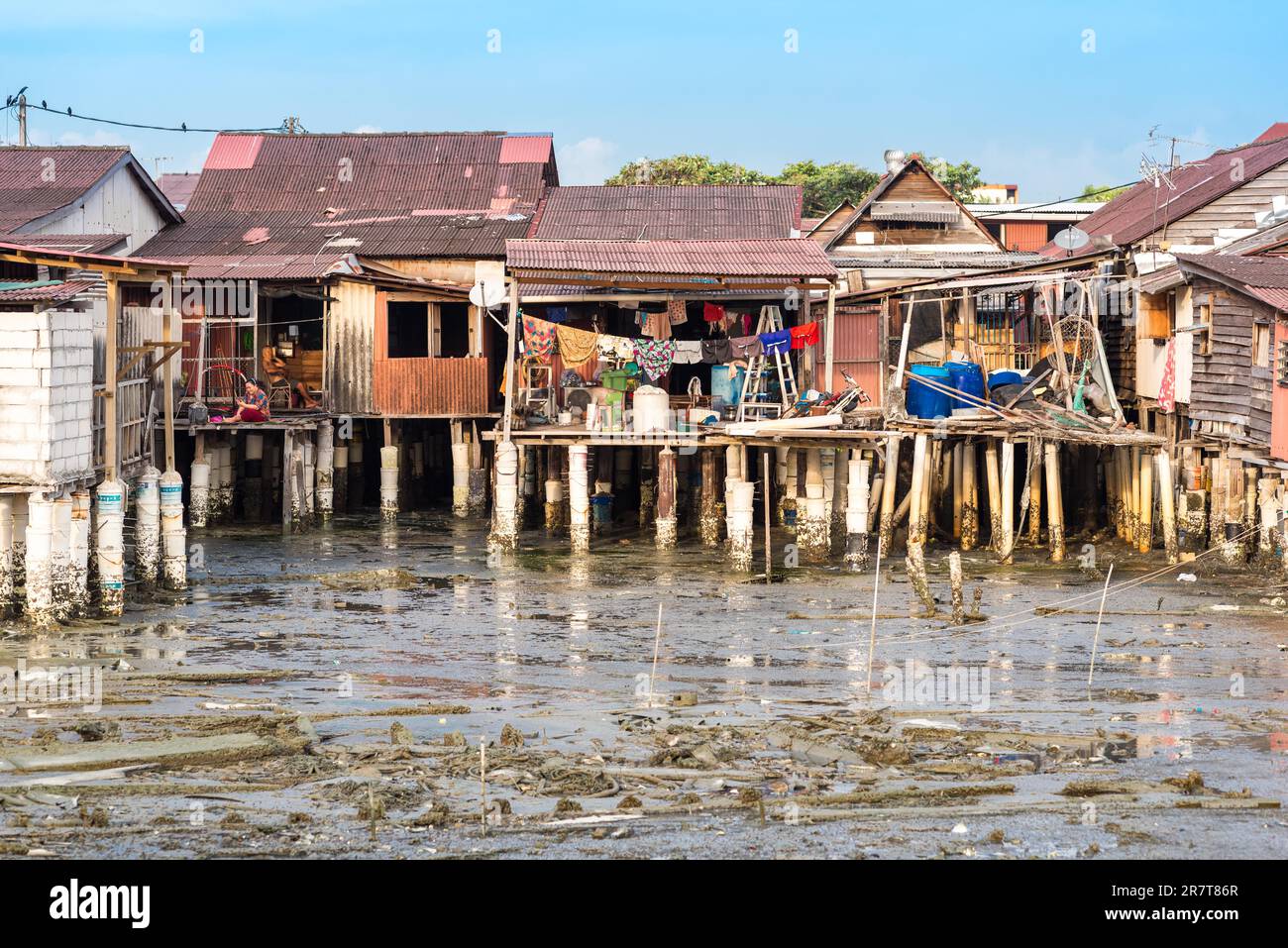 Der Chew Jetty ist eine Pfahlhaussiedlung des chinesischen Viertels, auch bekannt als Clan Jetties. Das Hotel befindet sich an der Penang Straße in George Town Stockfoto