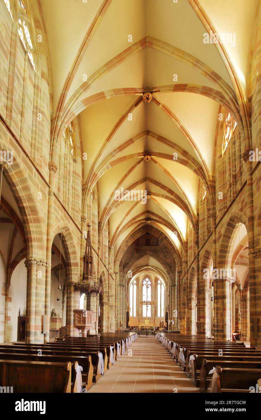 Innenansicht der romanischen Kirche St. Peter und Paul, Romanik, Saint, Wissembourg, Weissenburg, Bas-Rhin, Elsass, Frankreich Stockfoto